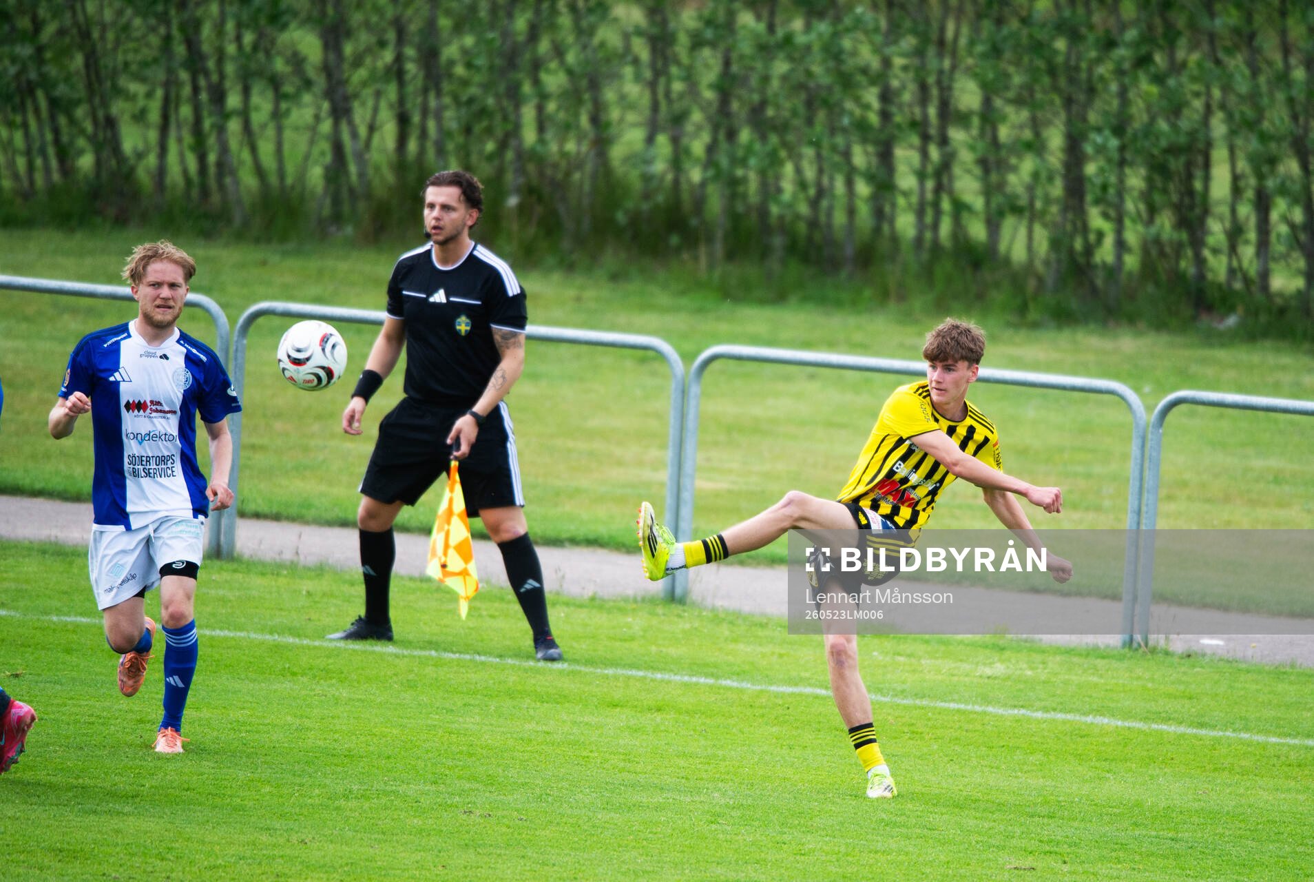 IFK Hässleholms Neo Jakobsson i matchen i division 3