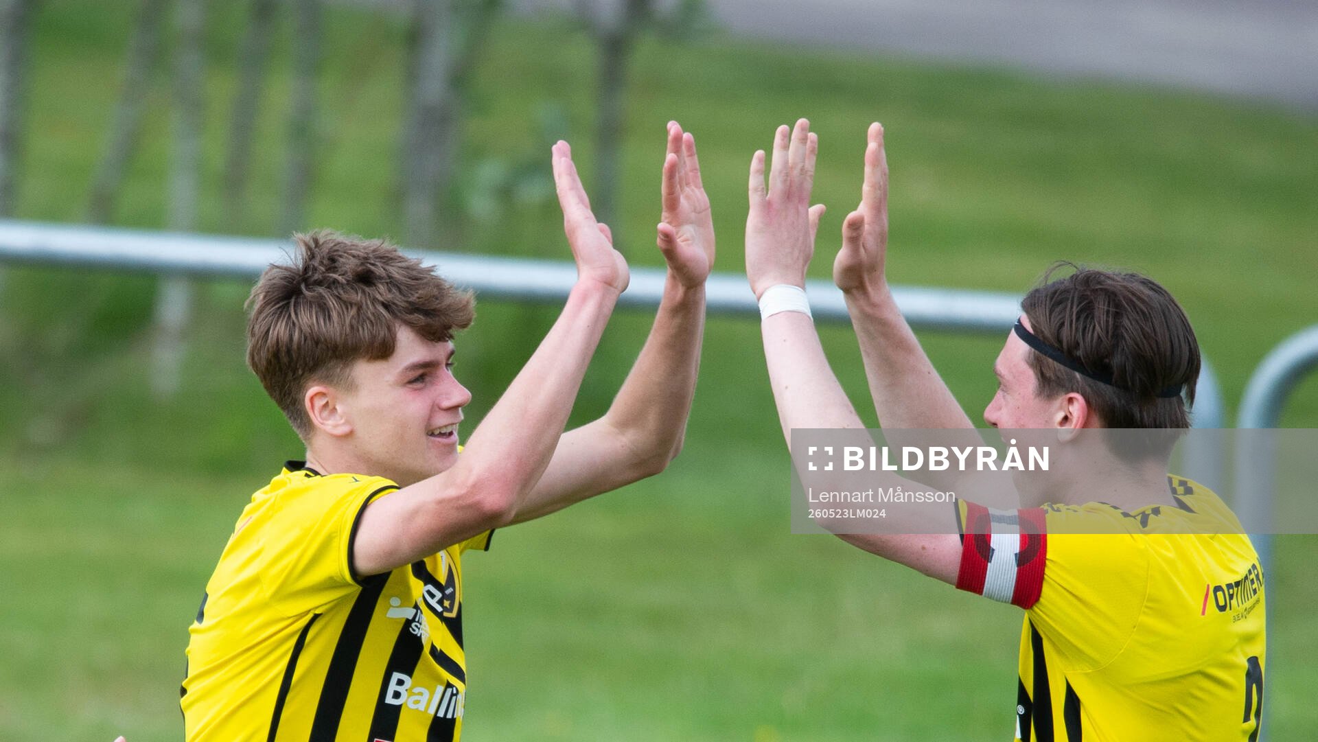 IFK Hässleholms Neo Jakobsson jublar över sitt 1-1 och
