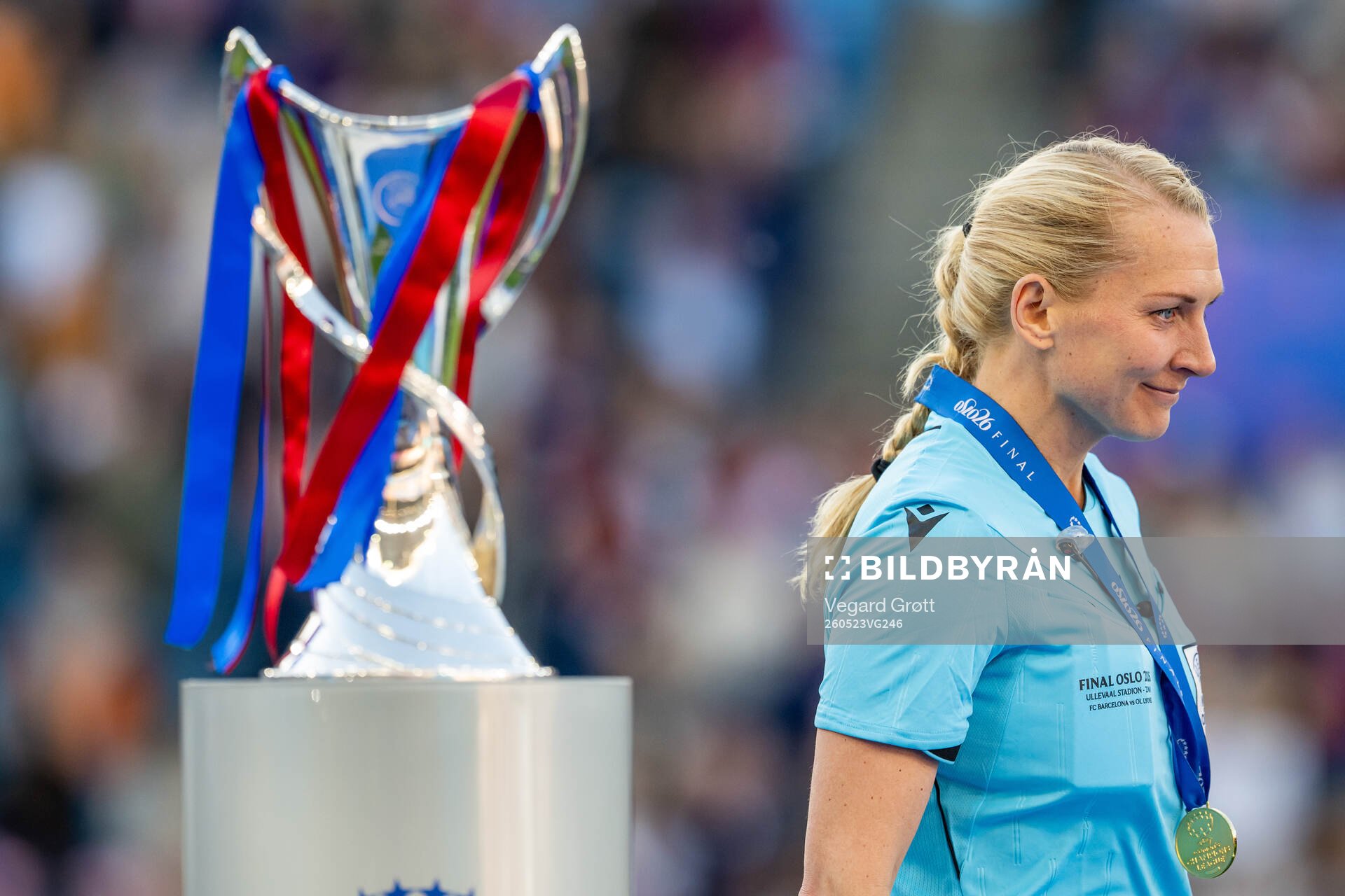 Referee Tess Olofsson