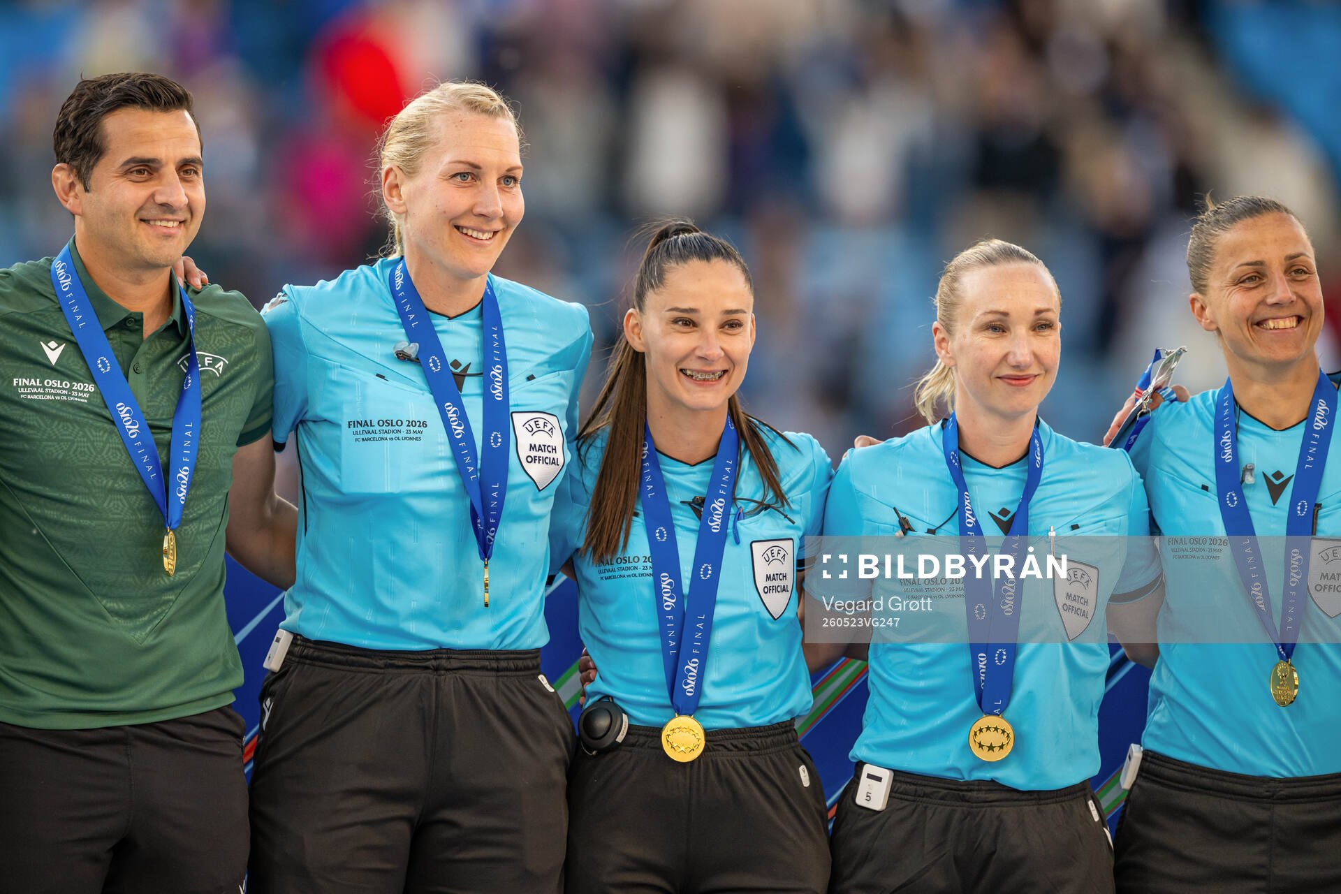 Referee Tess Olofsson, assistant referee Monica Løkkeberg