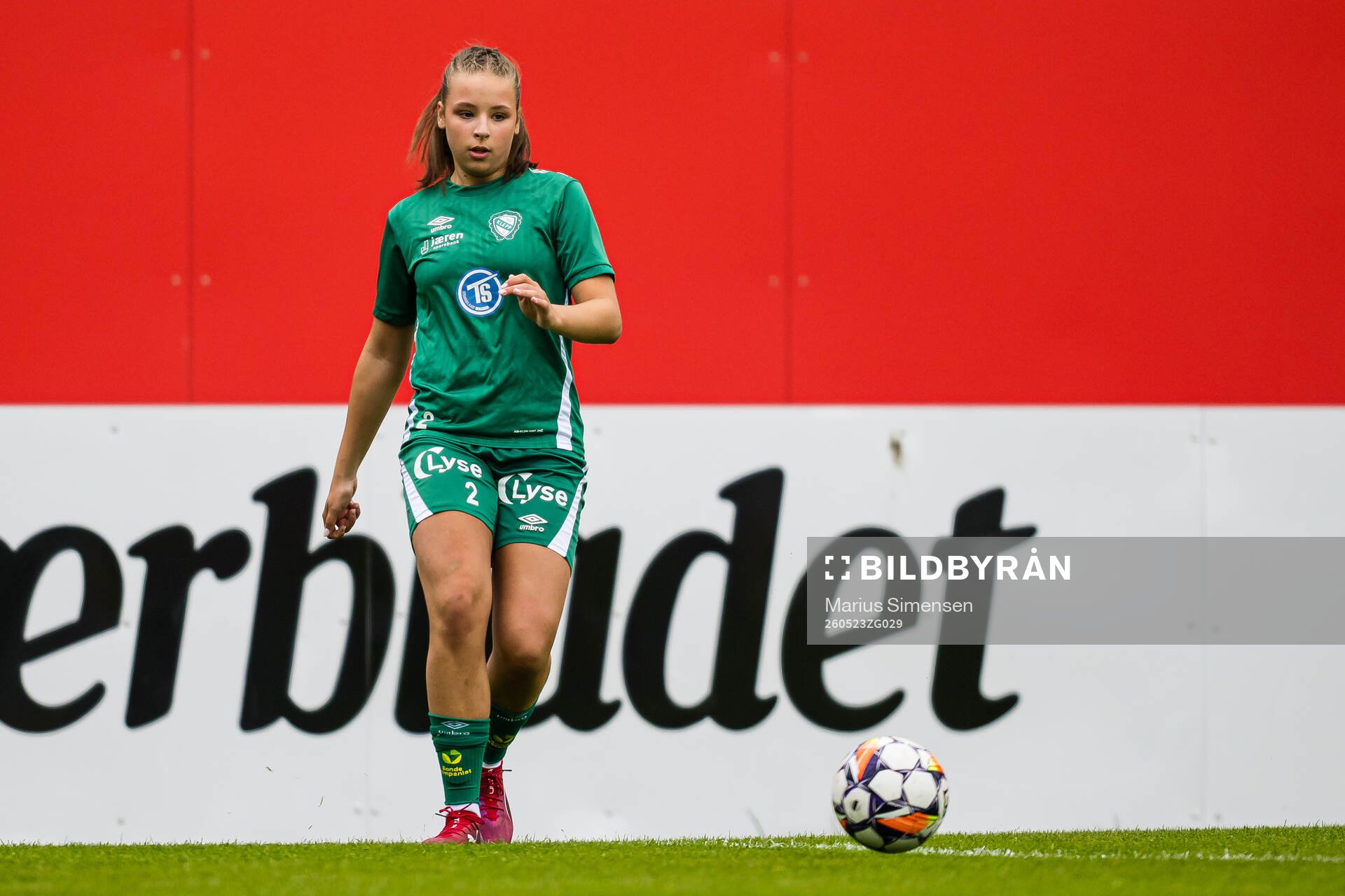 Amalie Tjelta Øvretveit of Klepp warms up