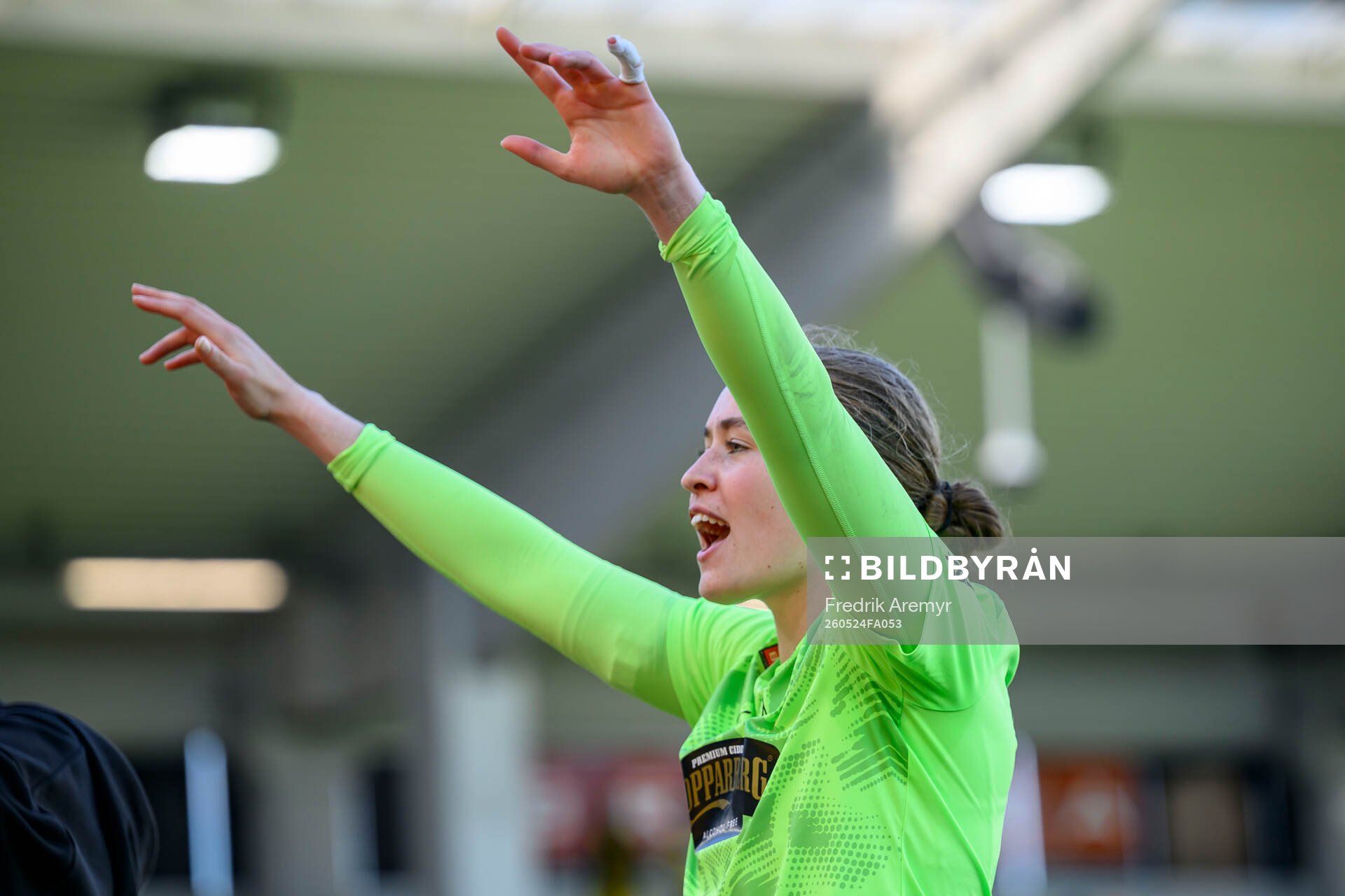 Häckens målvakt Fanney Inga Birkisdottir jublar