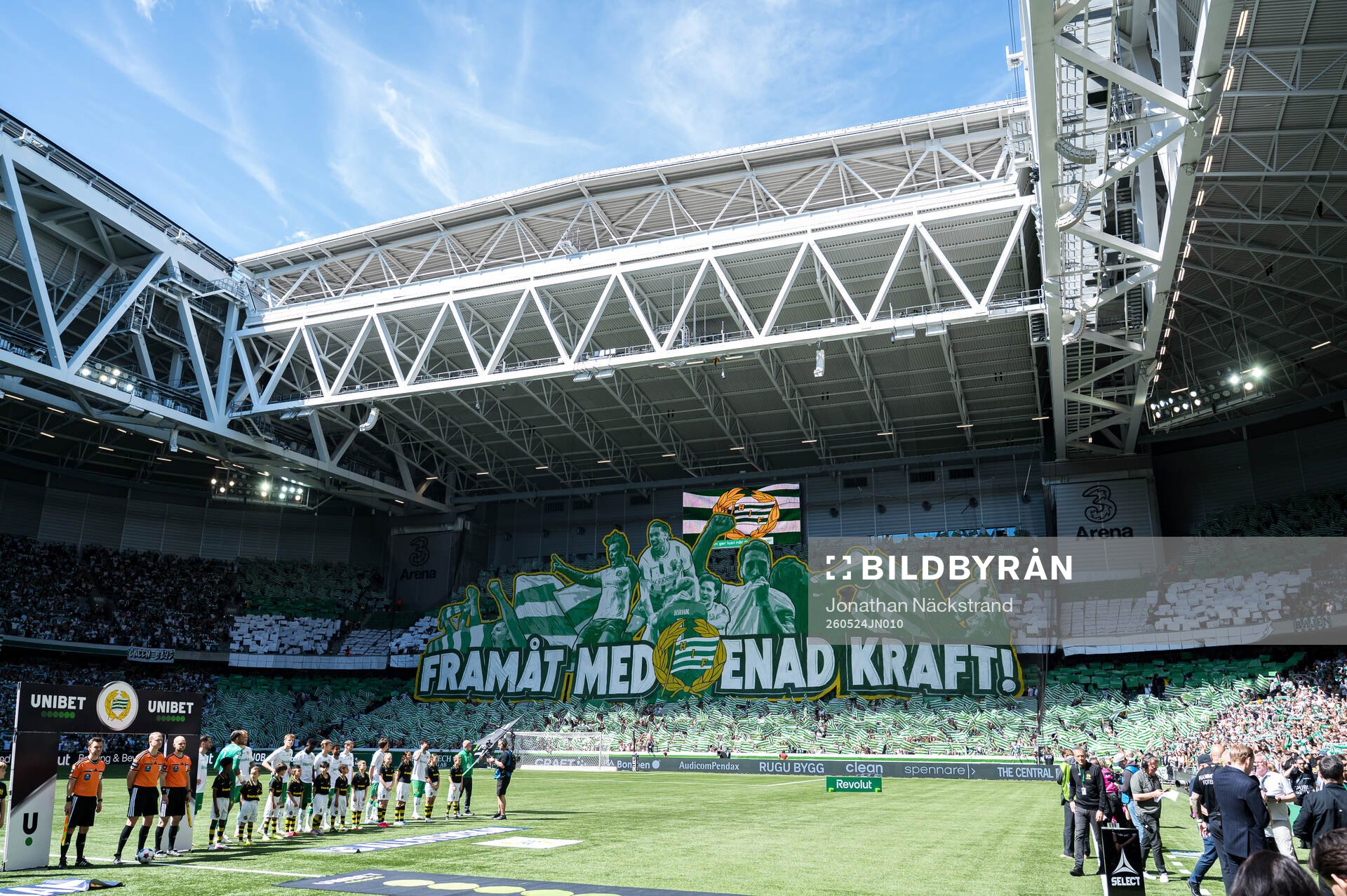 Hammarbys supportrar med ett tifo