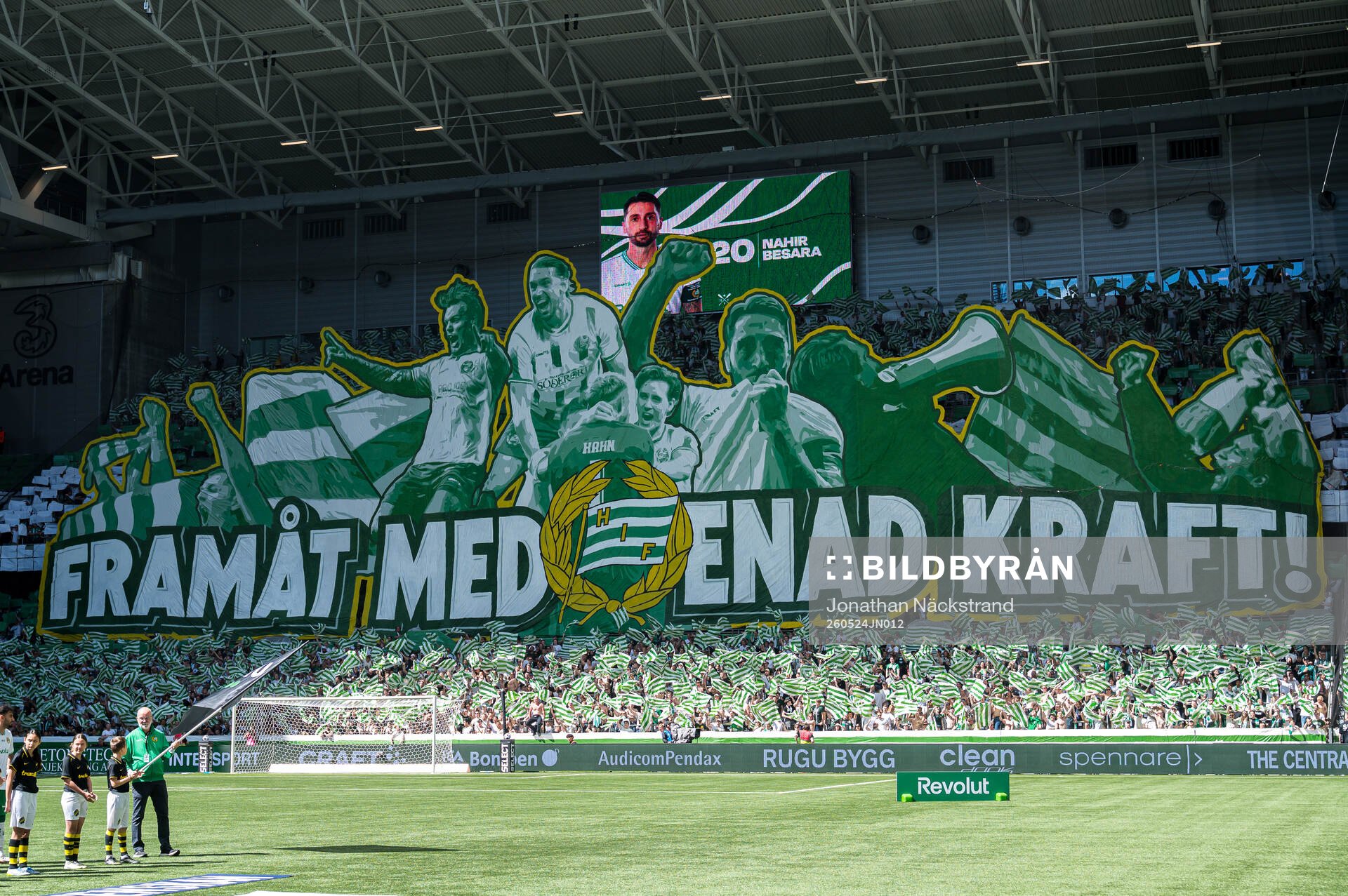 Hammarbys supportrar med ett tifo