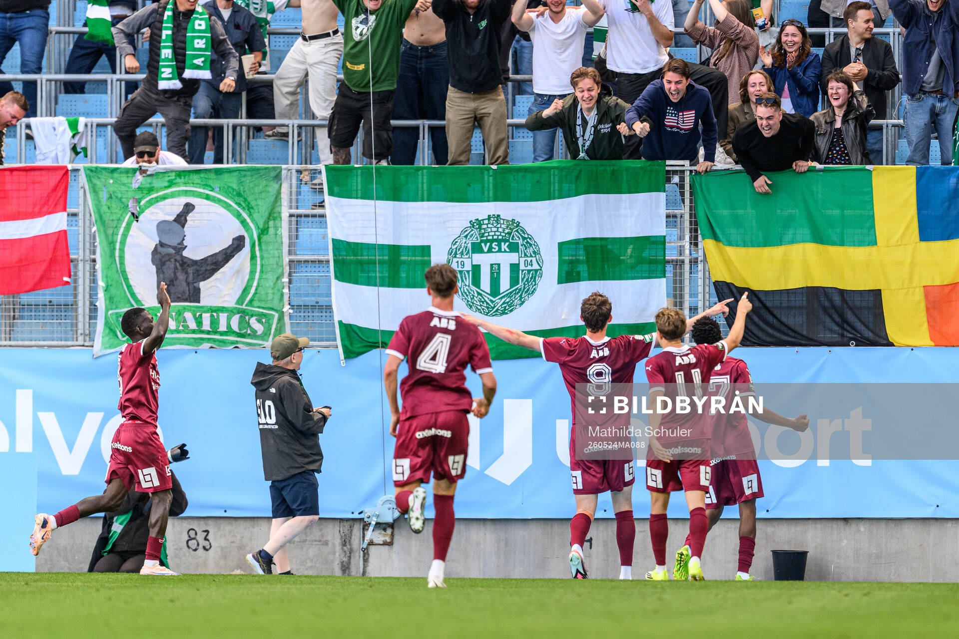 Västerås Mikkel Ladefoged jublar