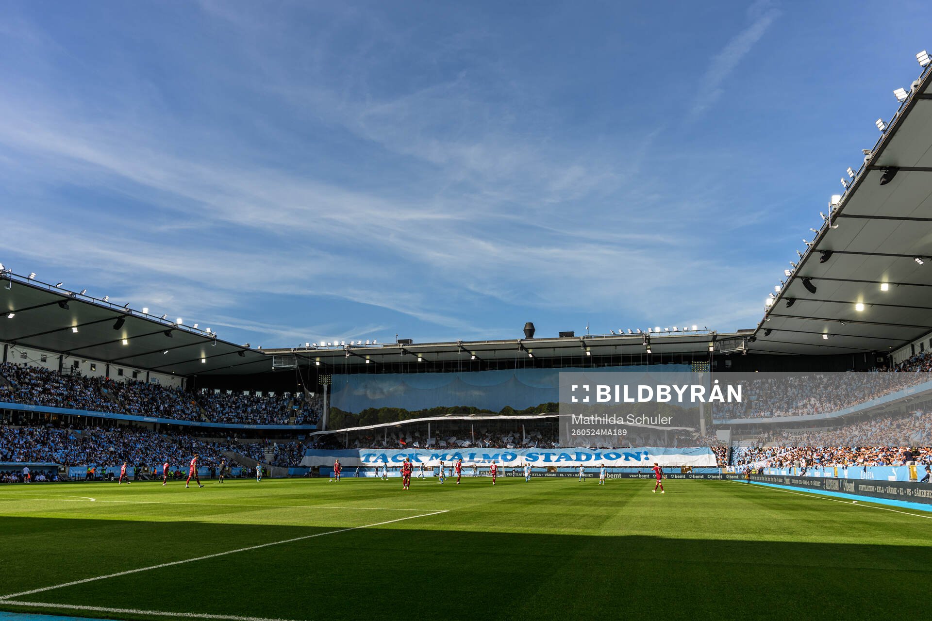 Malmö FFs supportrar med tifo