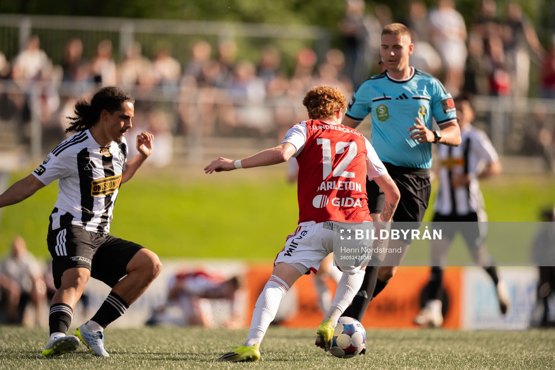 Landskronas Andre Alvarez Perez och Sandvikens Alan Carleton