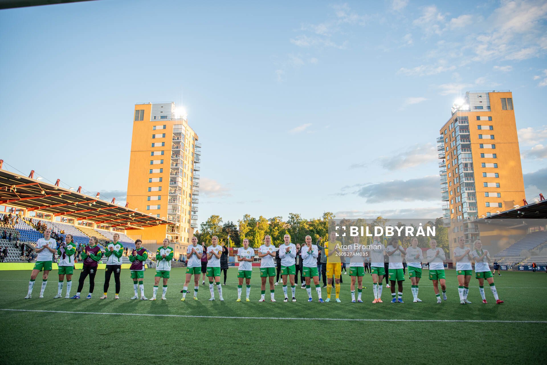Hammarbys spelar jublar