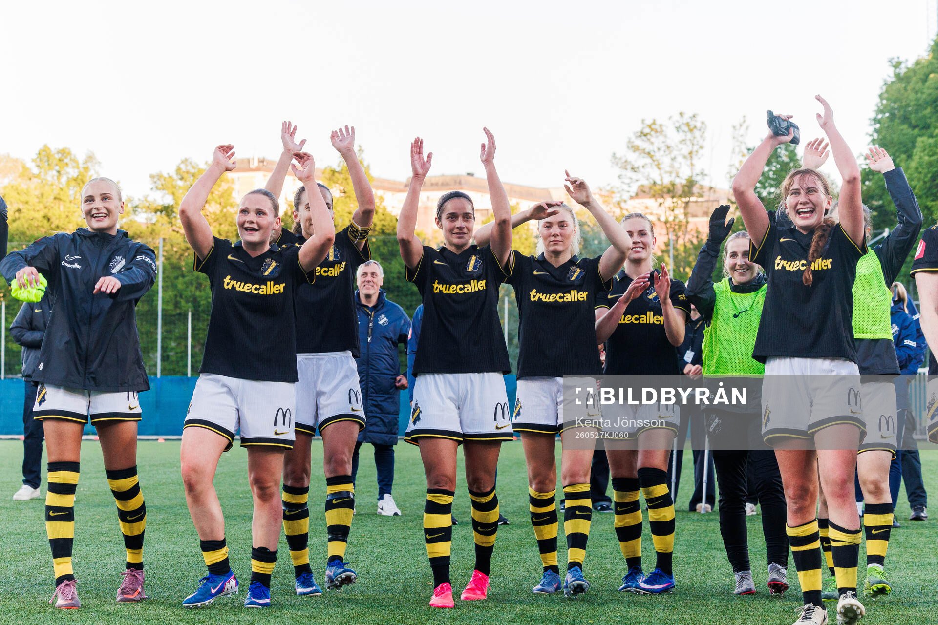 AIKs Ellie Junetoft, Daniella Famili och Olivia Garcia