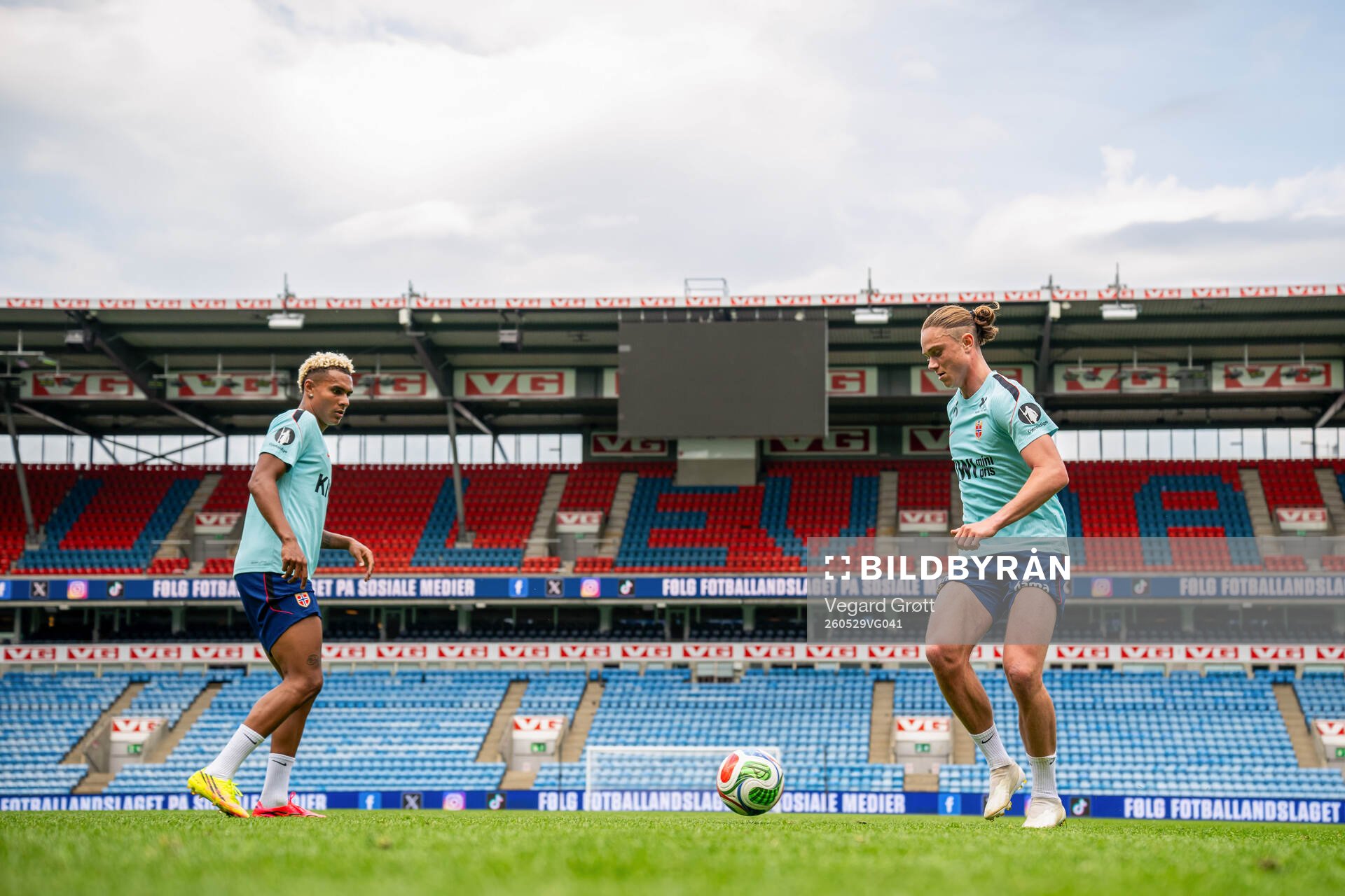 Antonio Nusa and Thelo Aasgaard of the Norwegian national