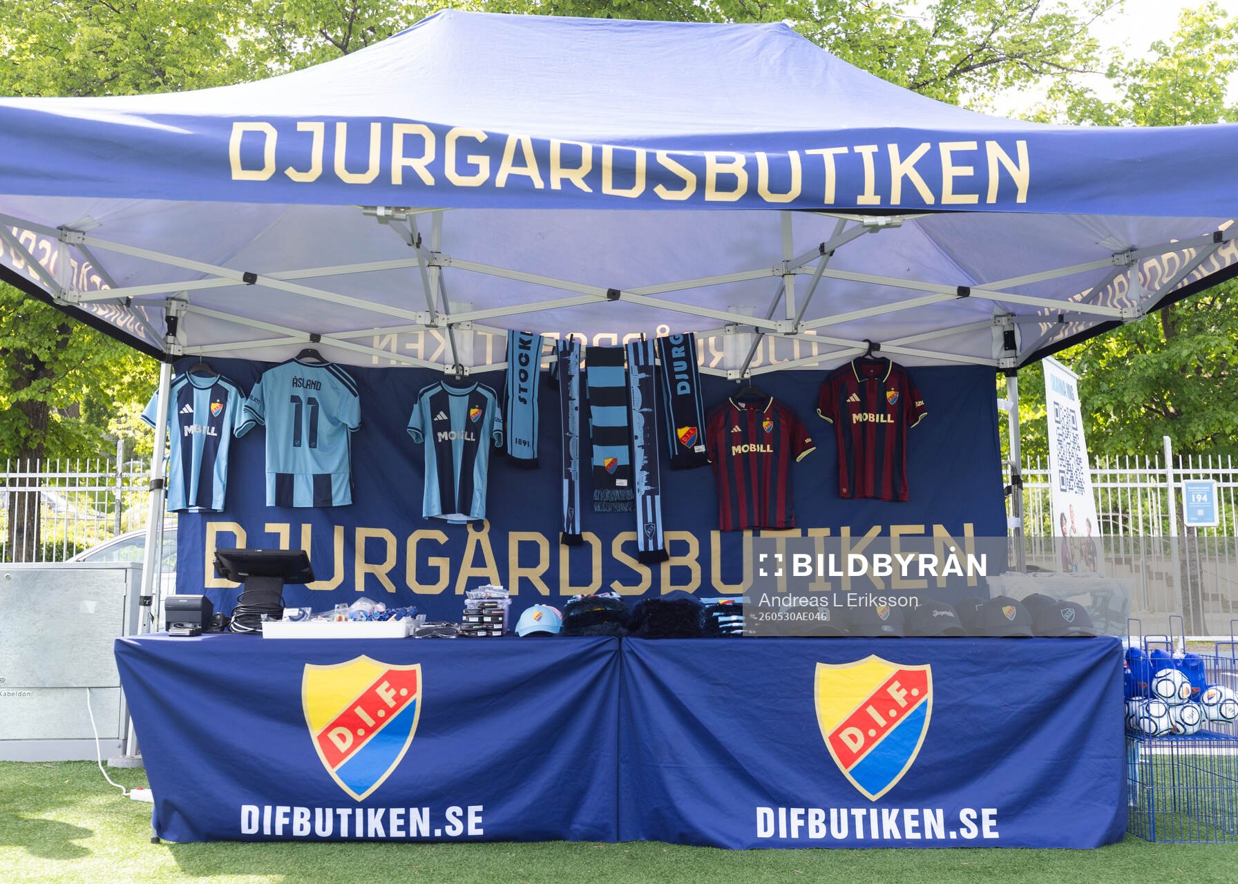 Djurgårdens supportershop innan fotbollsmatchen i