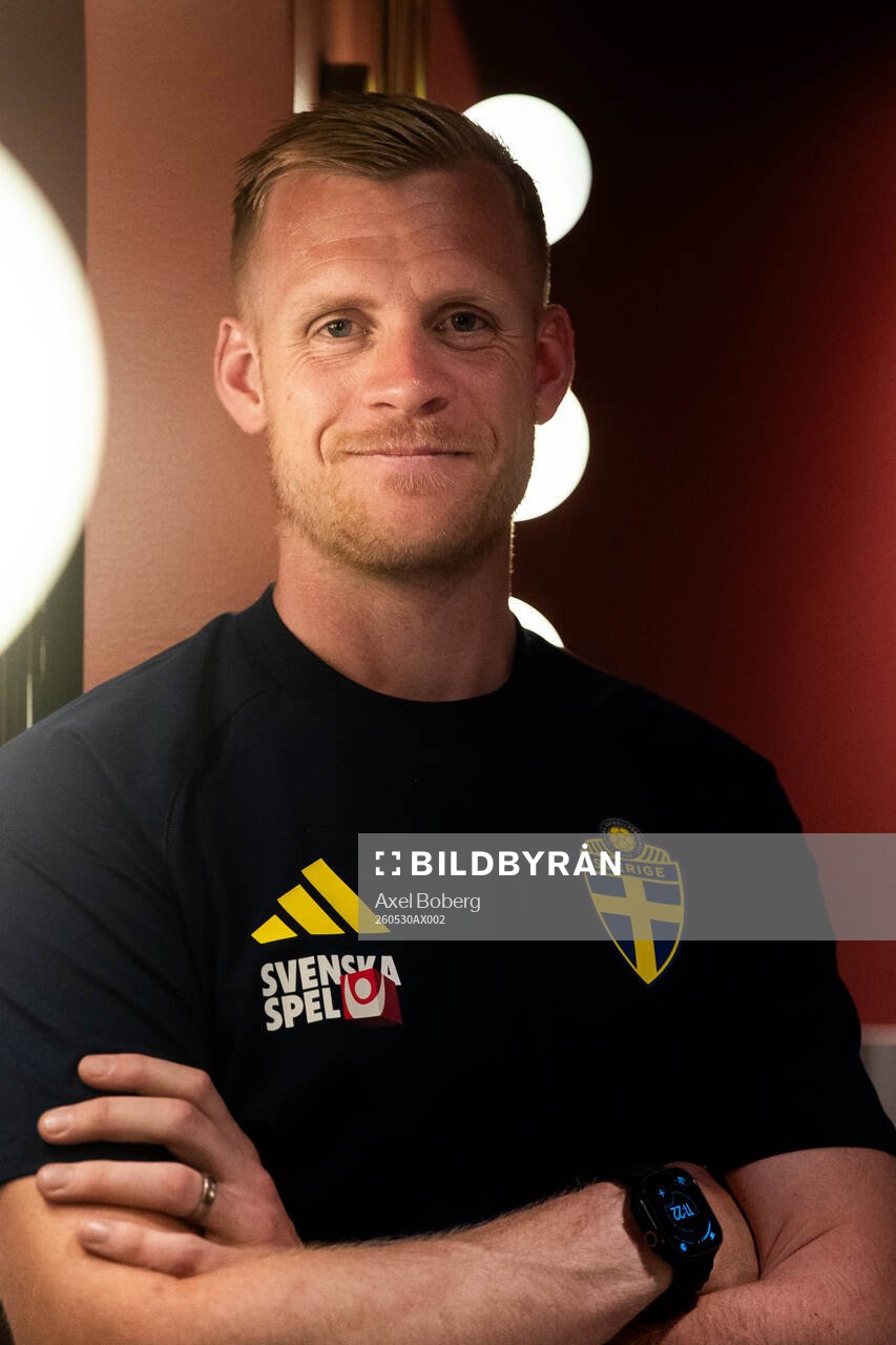 Goalkeeper coach Linus Kandolin of the Swedish national