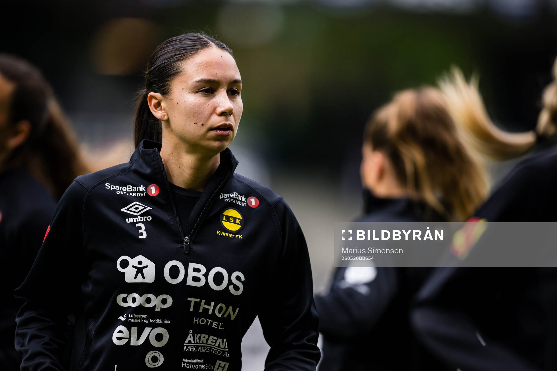 Sara Kristine Bantan Eggesvik of LSK Kvinner warms up