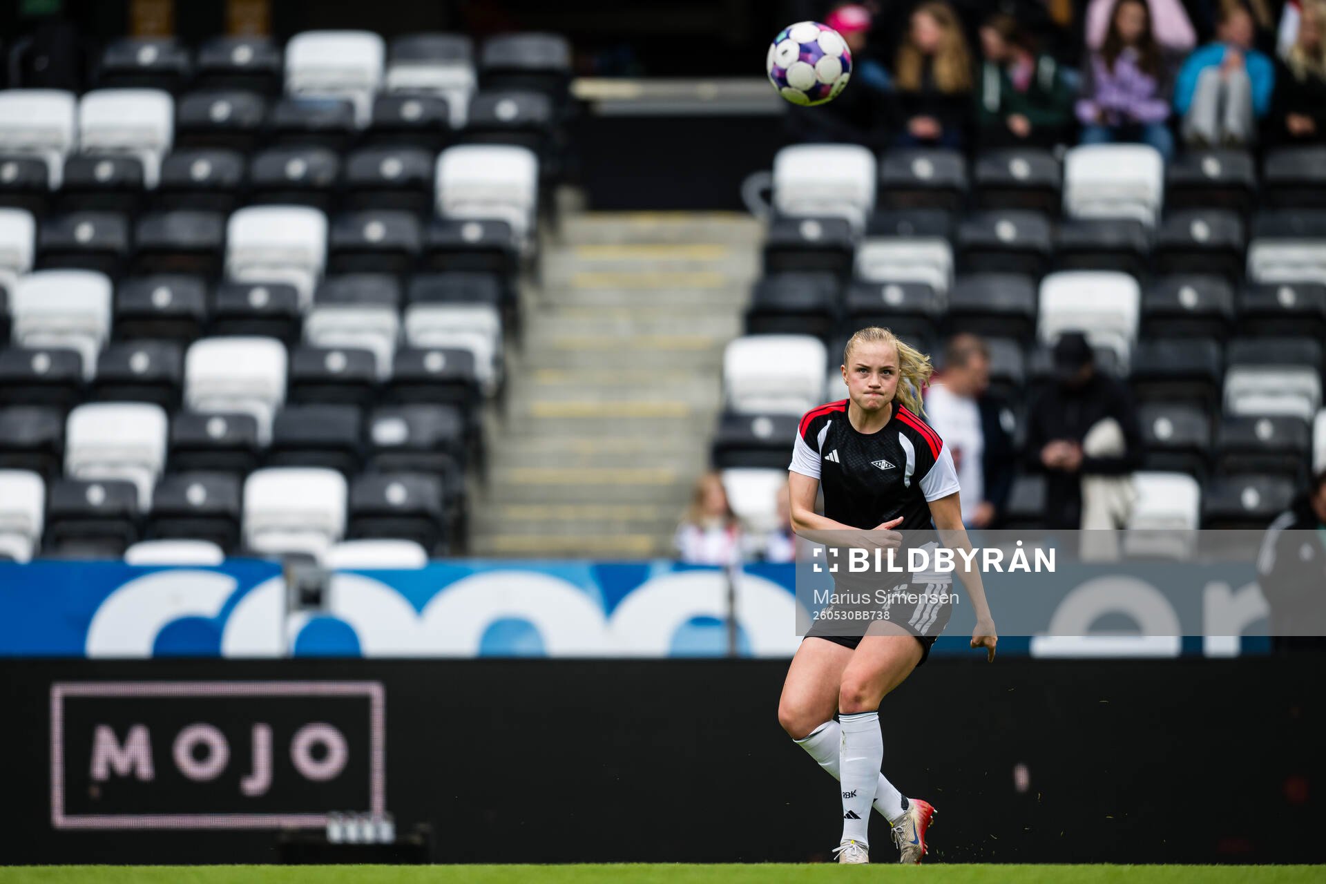 Synne Aunehaugen of Rosenborg warms up