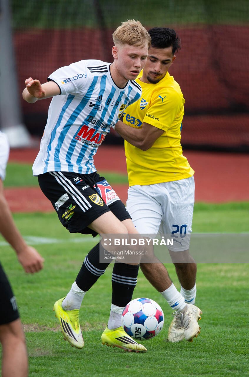 IFK Hässleholms Axel Nilsson i matchen i division 3 mellan
