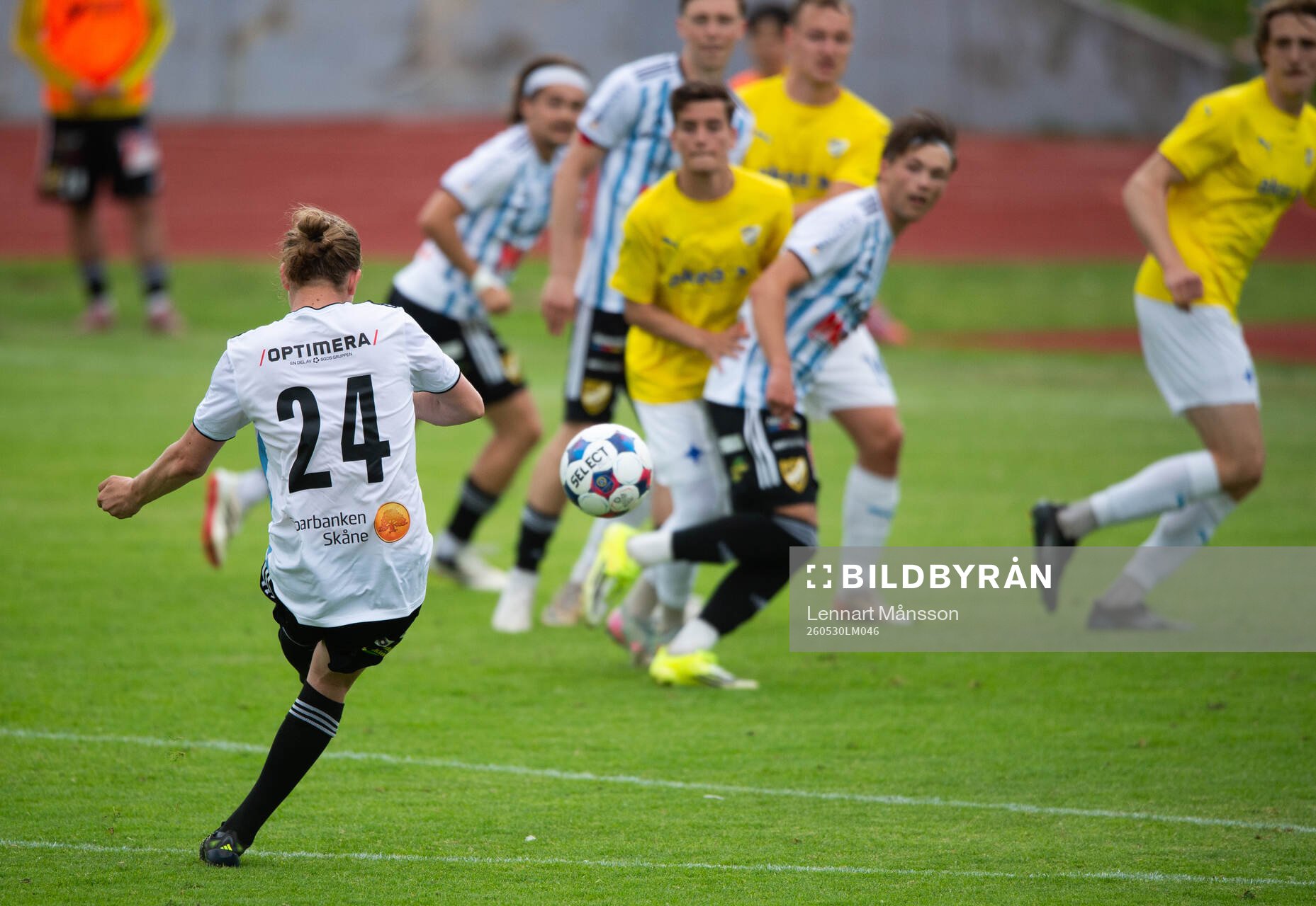 Frispark av IFK Hässleholms Lucas Johnsson i matchen i