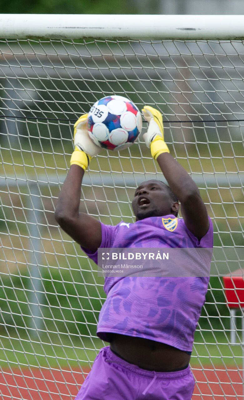 IFK Malmös målvakt Ronald Lubwama i matchen i division 3