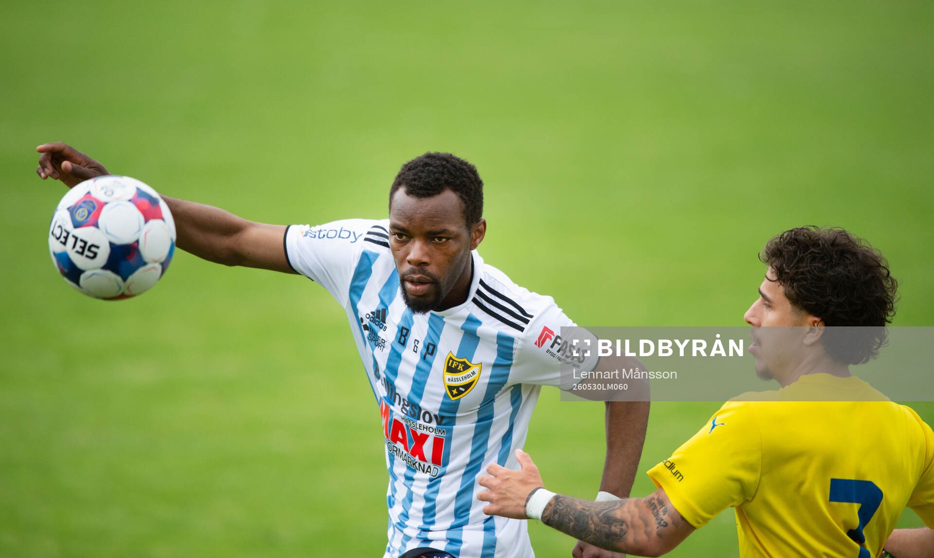 IFK Hässleholms Saikou Jawneh i matchen i division 3