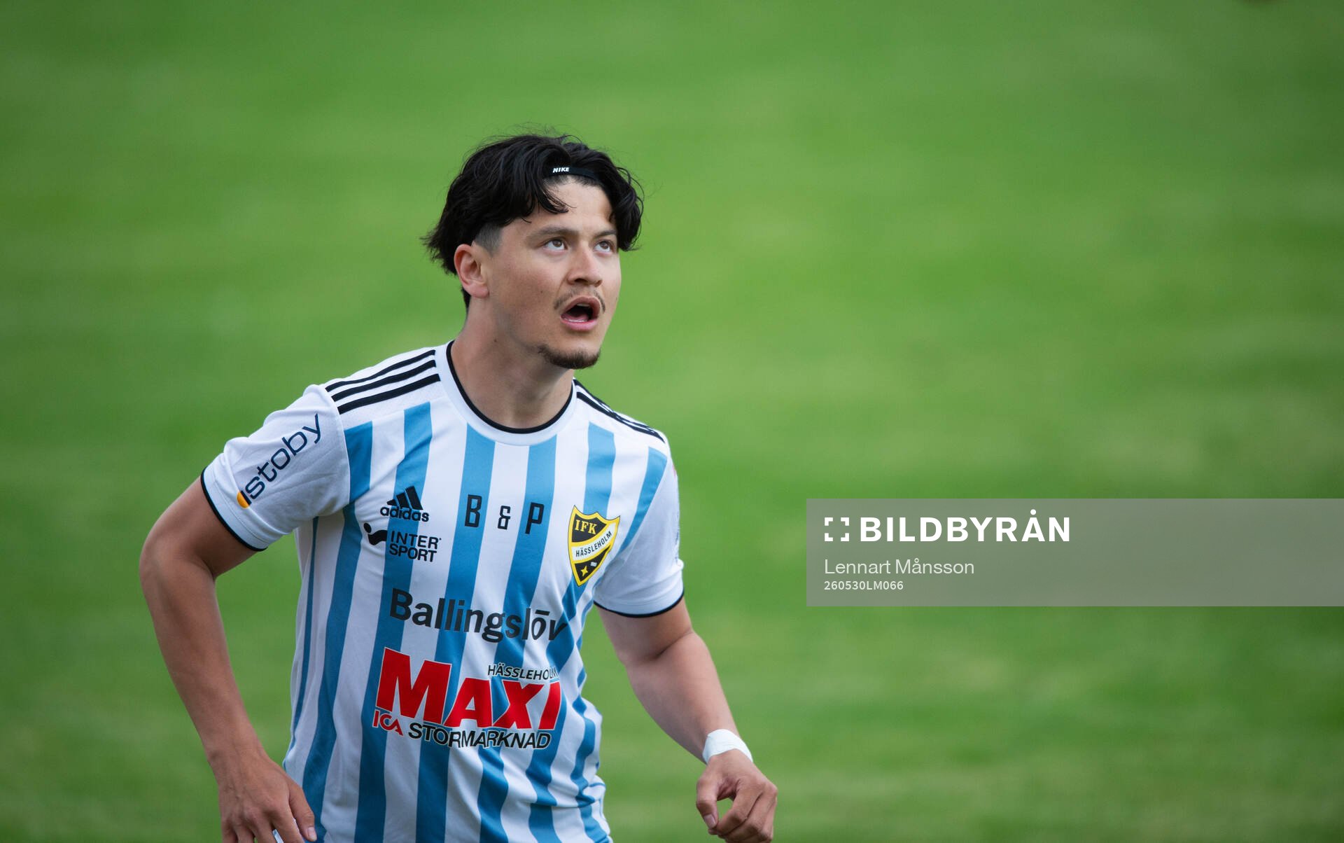 IFK Hässleholms Meraj Haidari i matchen i division 3