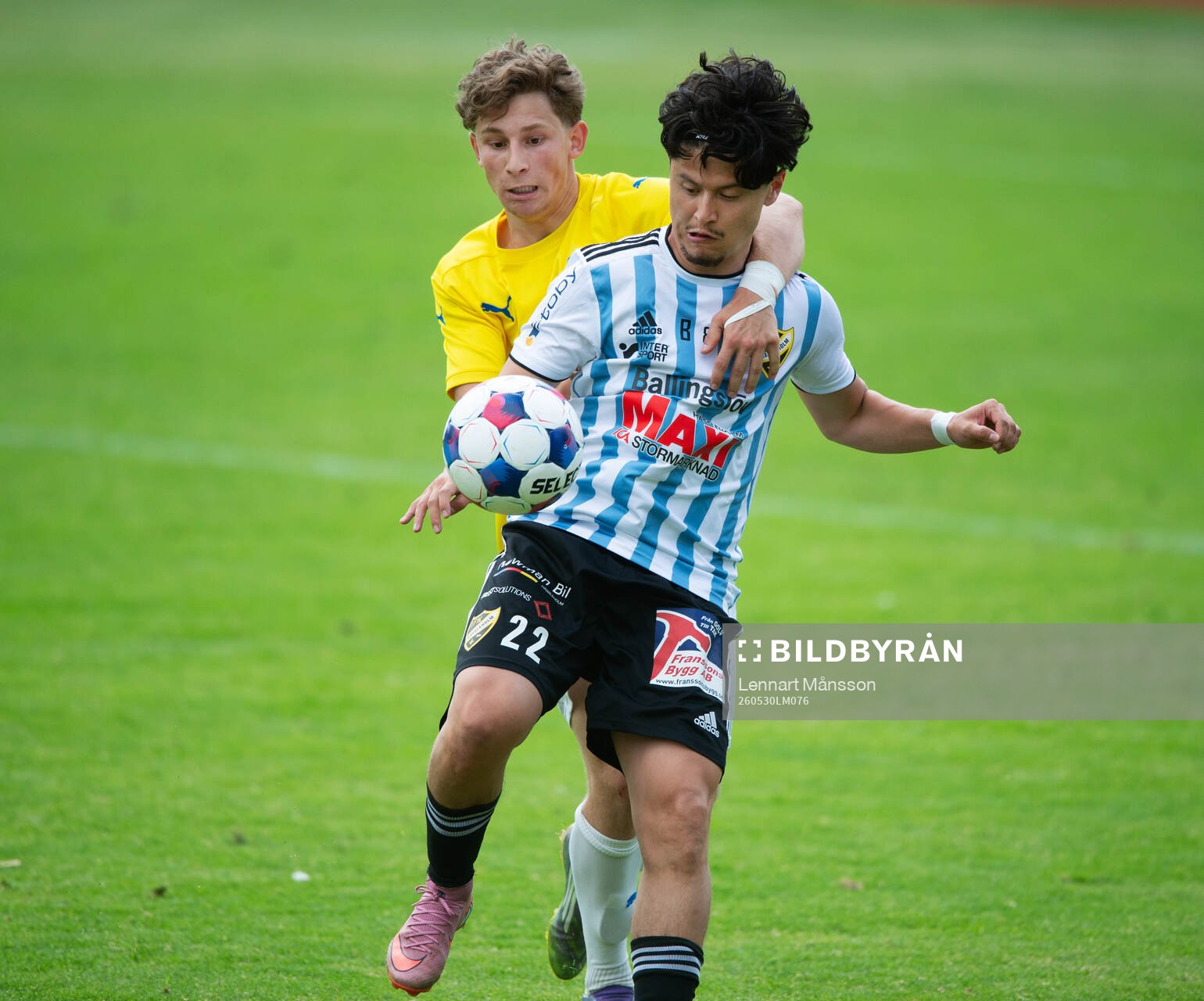 IFK Hässleholms Meraj Haidari i matchen i division 3
