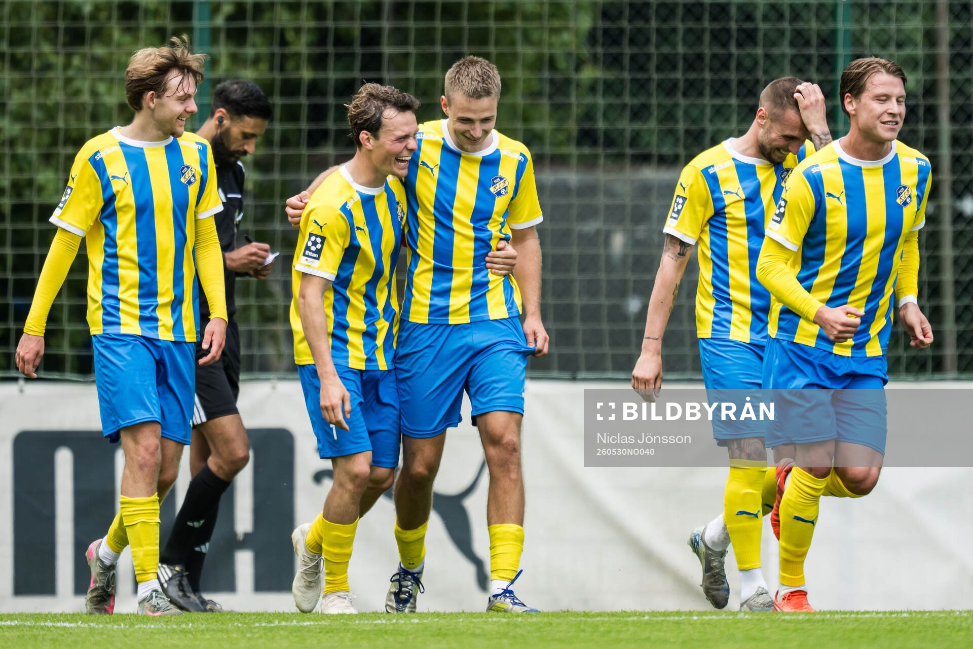 Eskilsminnes Axel Sjöberg och André Gustafson jublar