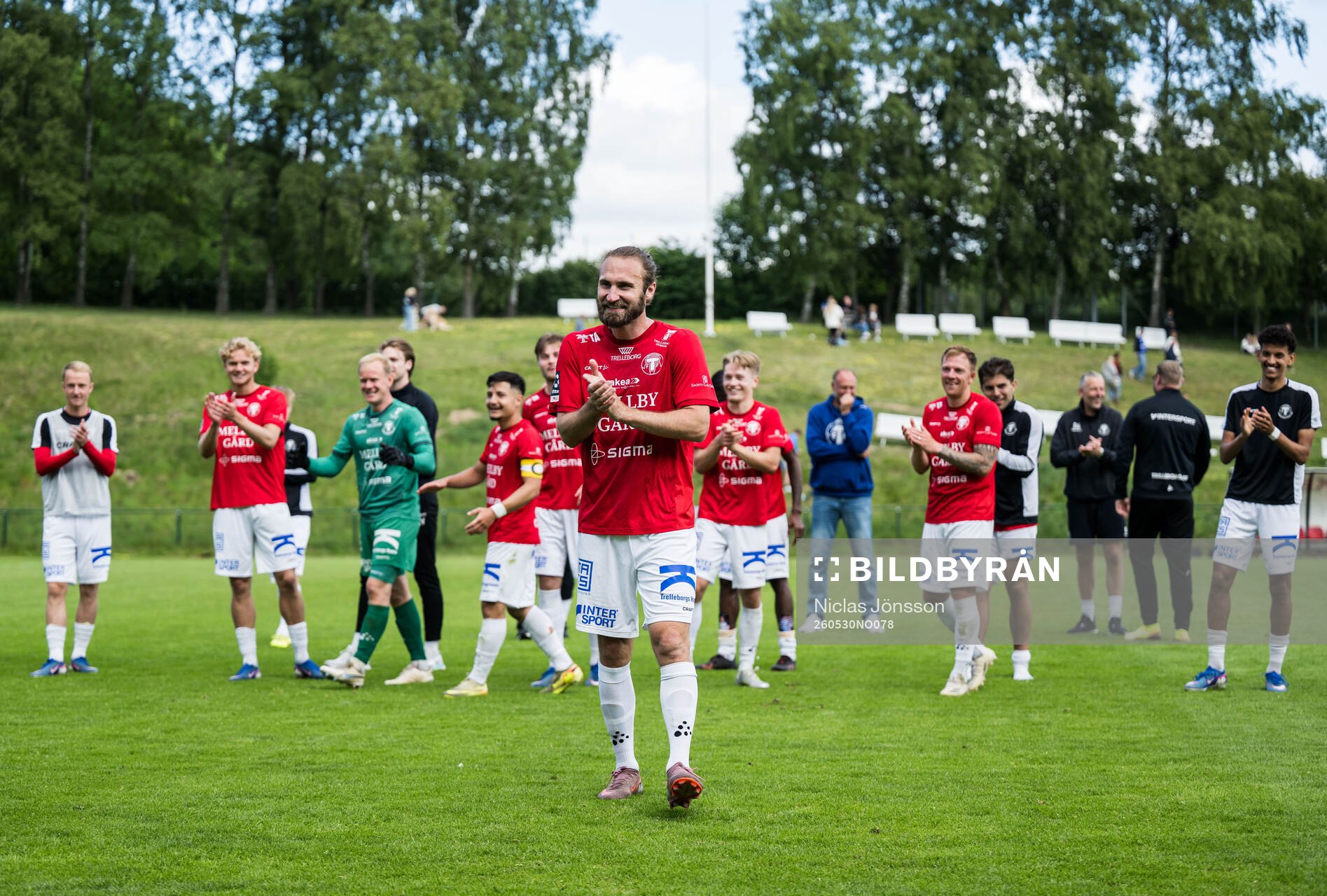 Trelleborgs Oskar Sverrisson jublar