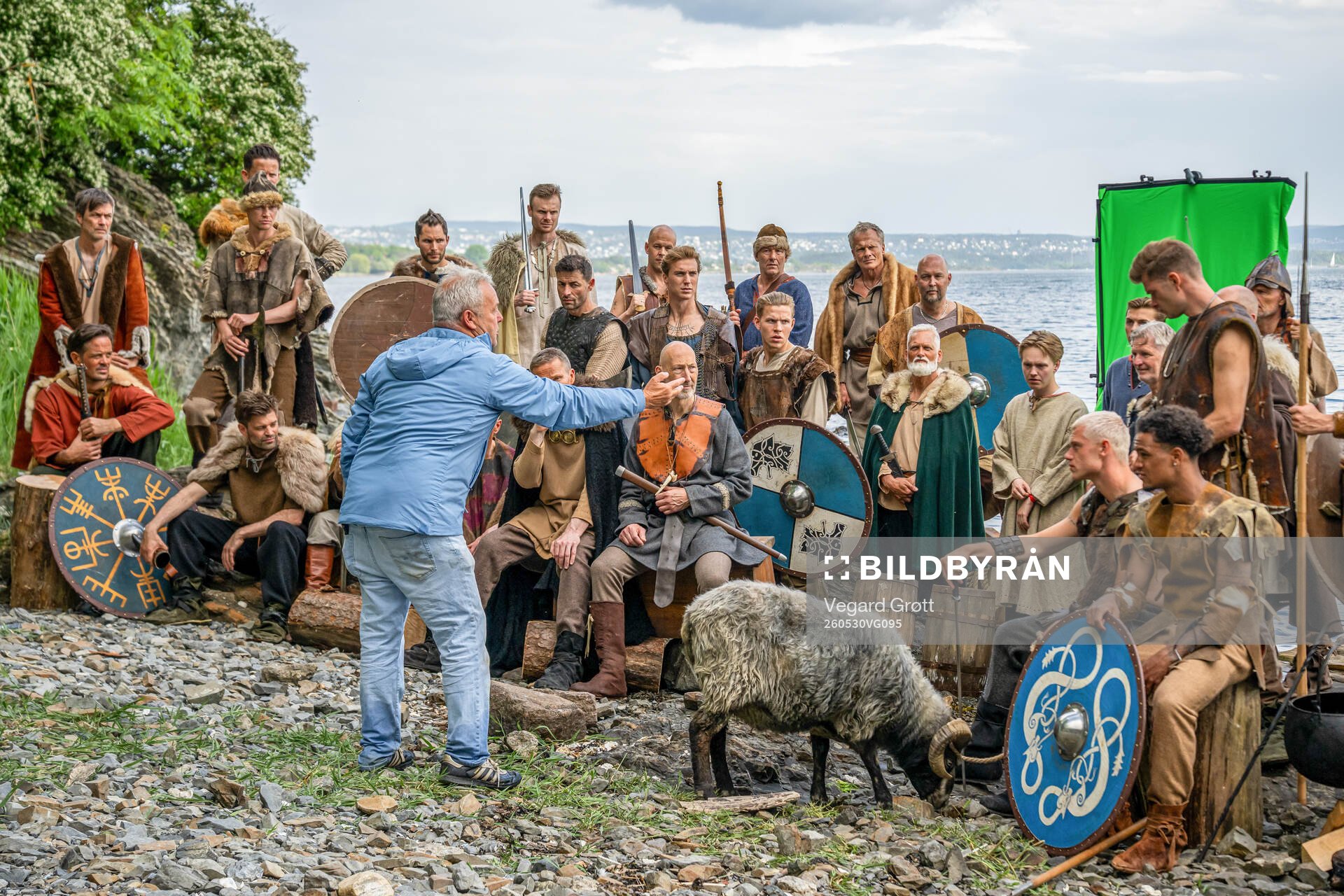 Photographer David Yarrow gives instructions to