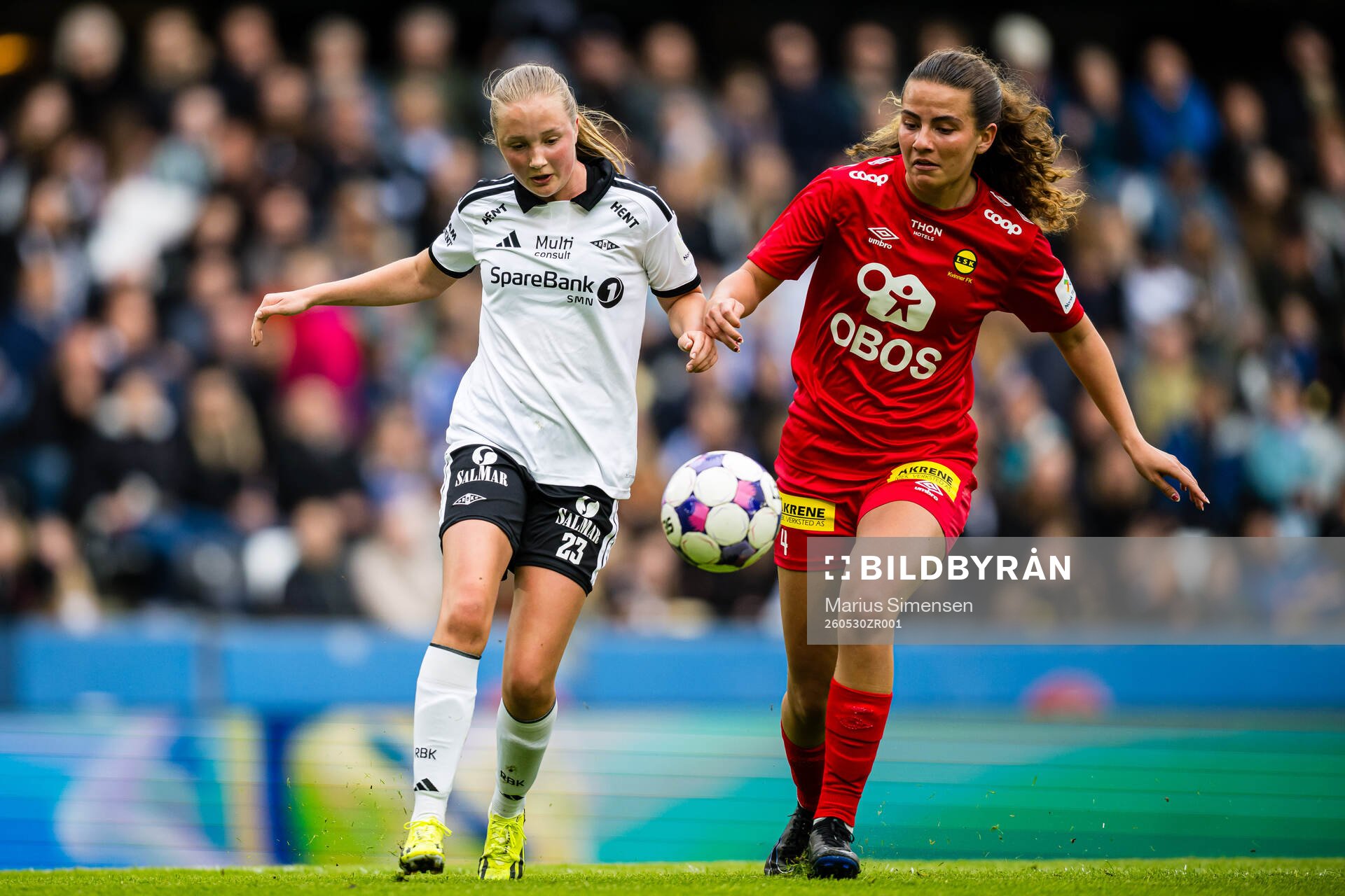 Karna Sæther Sødahl of Rosenborg and Sarah Tofft of LSK