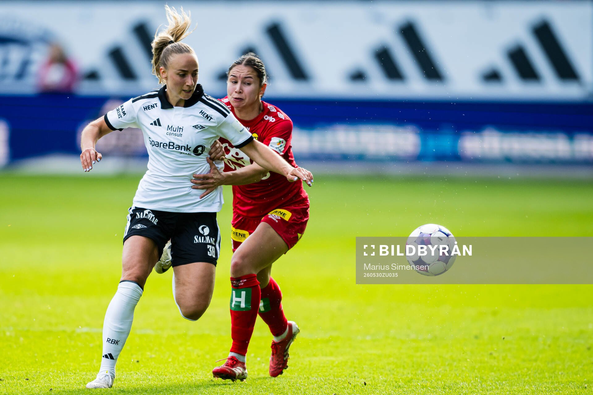 Milena Kokosz of Rosenborg and Sara Kristine Bantan