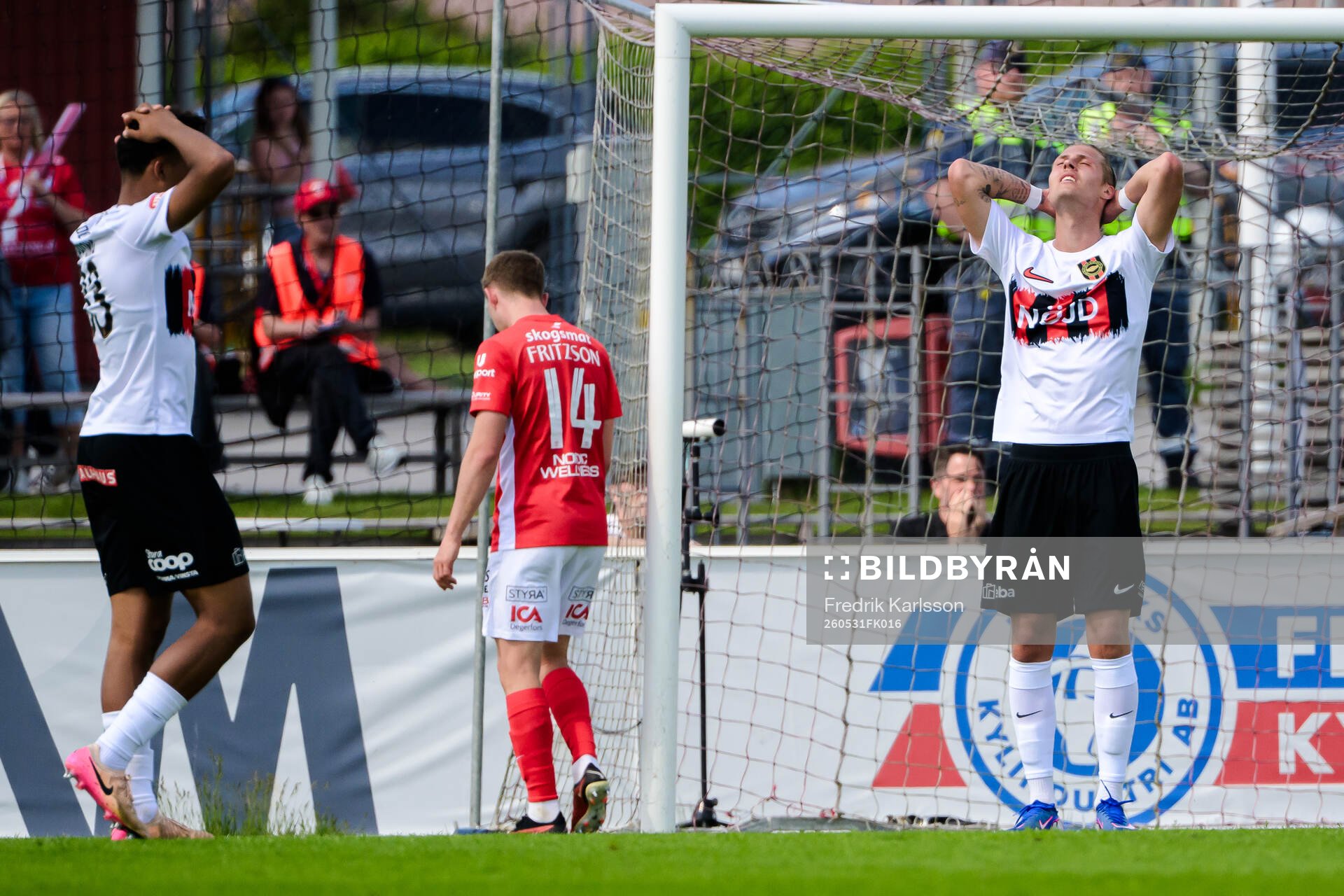 Brommapojkarnas Lukas Björklund deppar