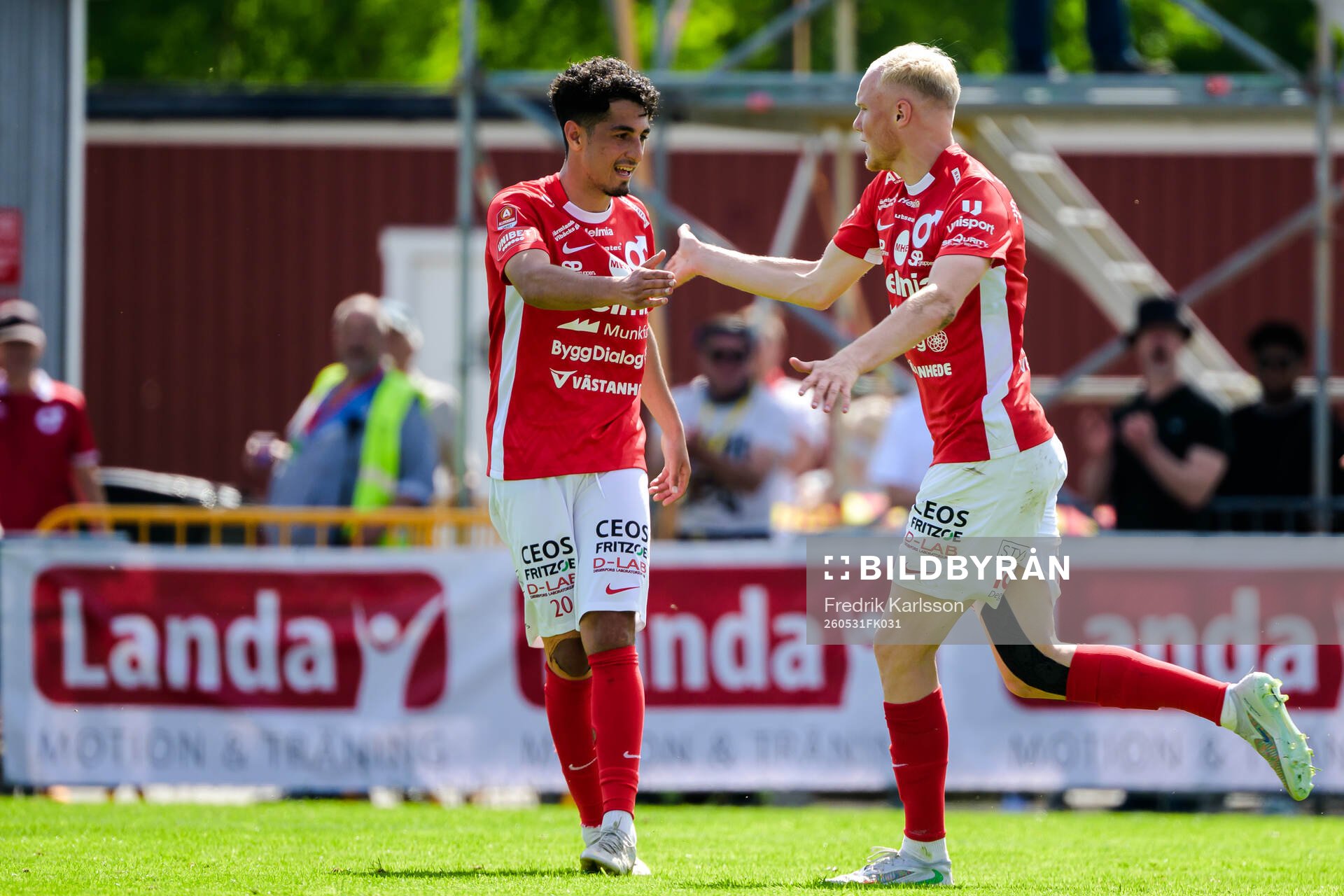 Degerfors Elias Barsoum och Marcus Rafferty jublar