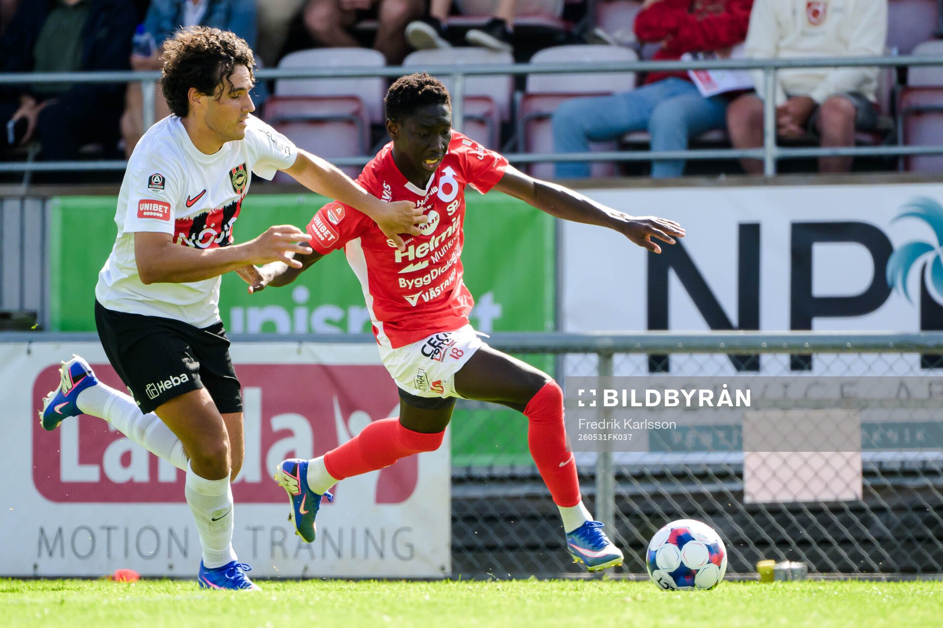 Brommapojkarnas Sion Oppong och Degerfors Samba Diatara