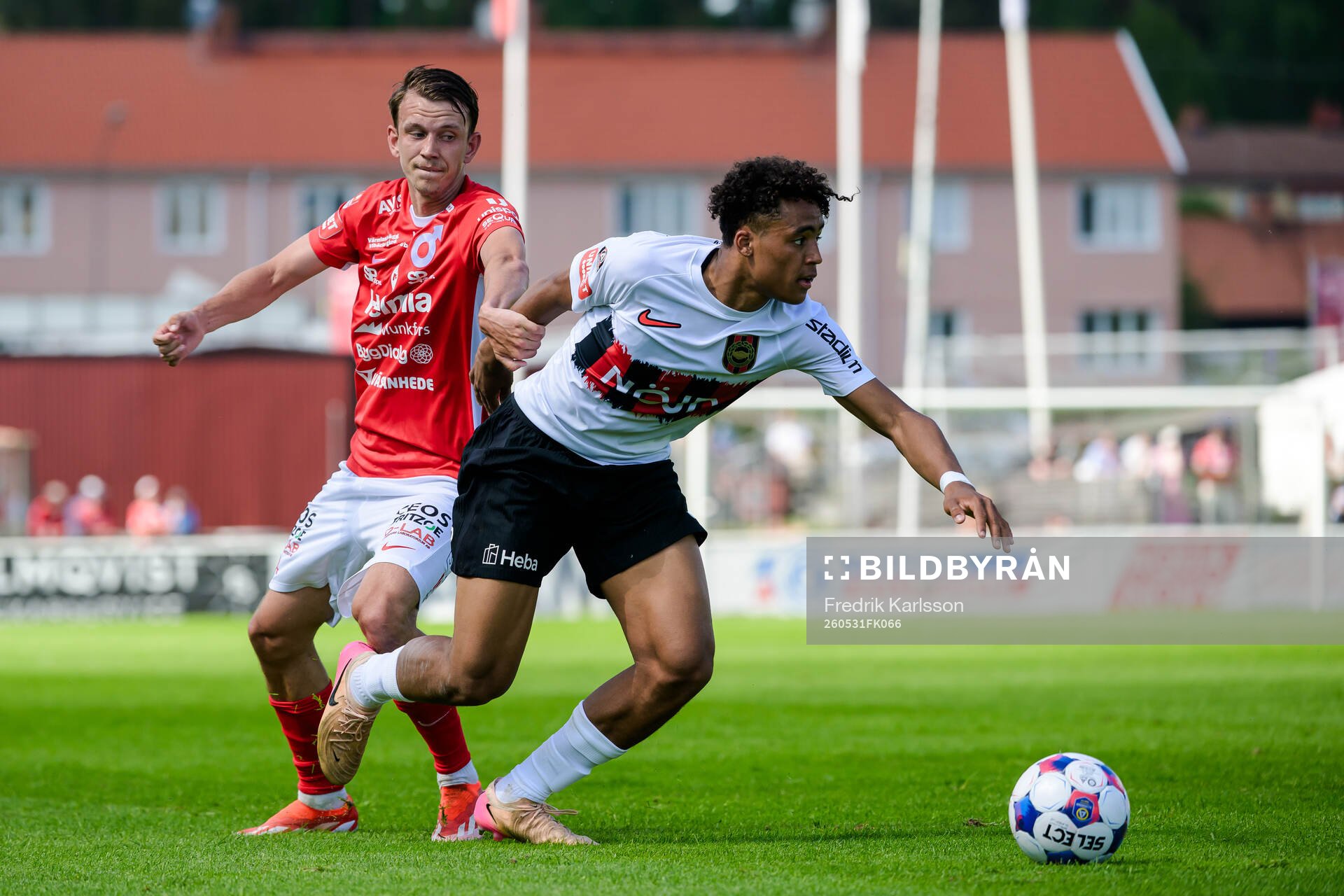 Degerfors Kazper Karlsson och Brommapojkarnas Sion Oppong