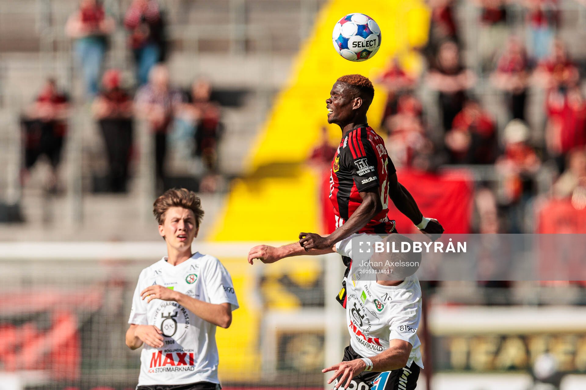 Östersunds Assiedou Yannick Armel Adjoumani och Örebros