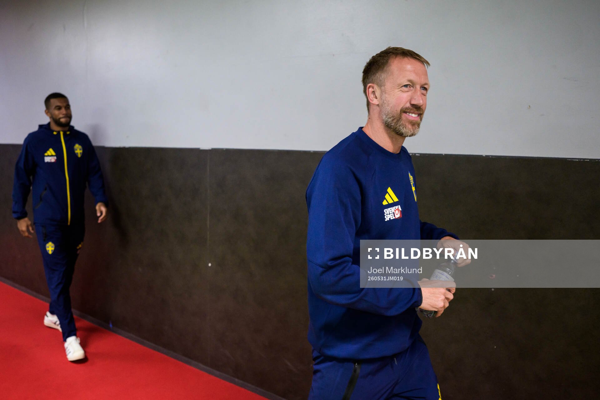 Isak Hien and head coach Graham Potter of the Swedish