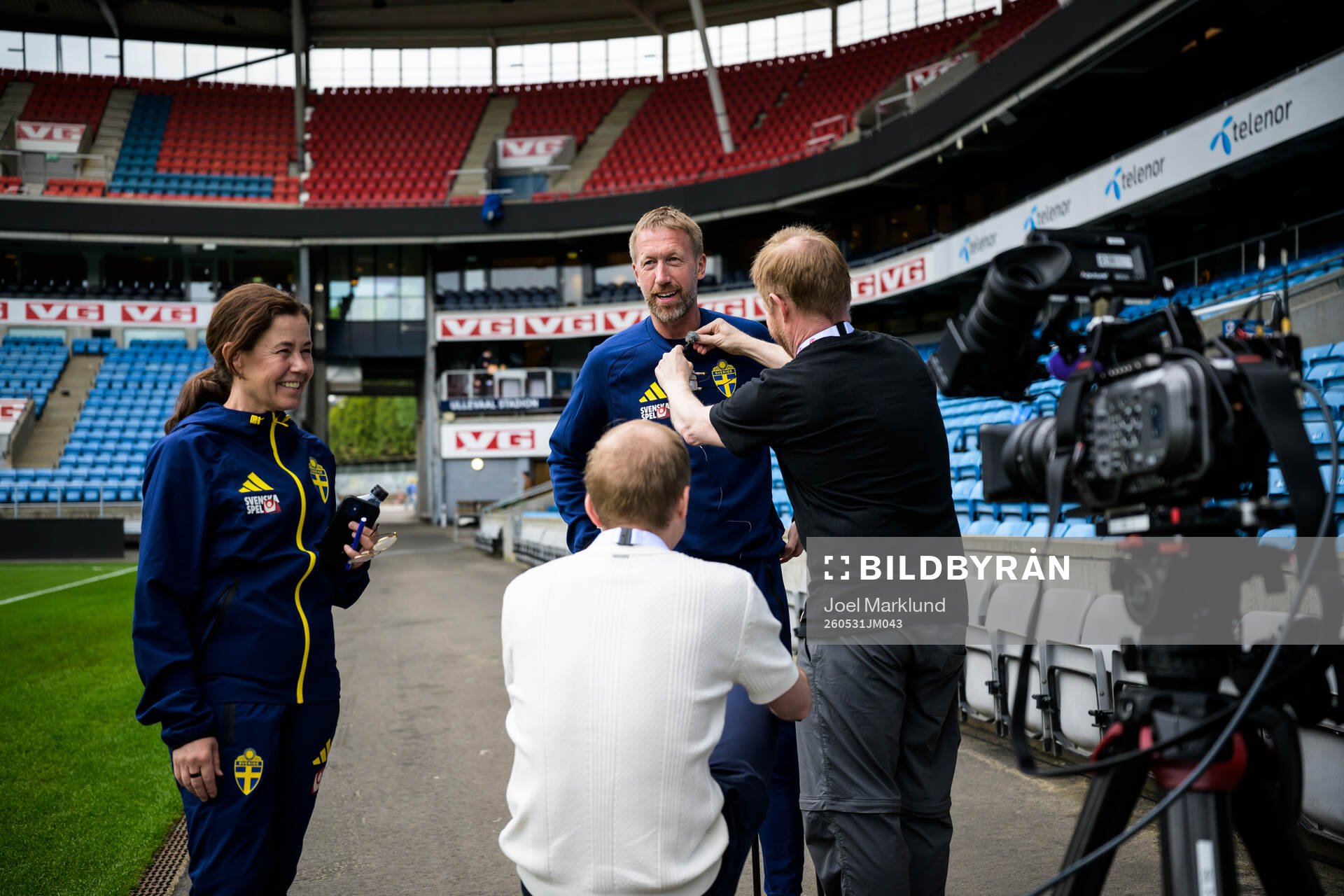 Press officer Petra Thorén and head coach Graham Potter of