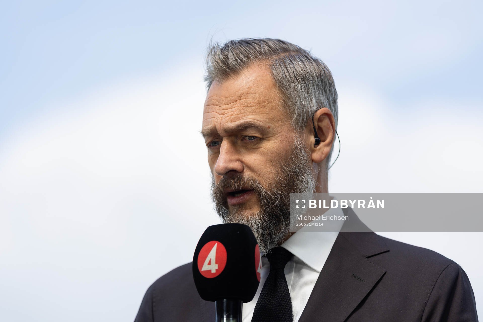 s Olof Lundh i studion