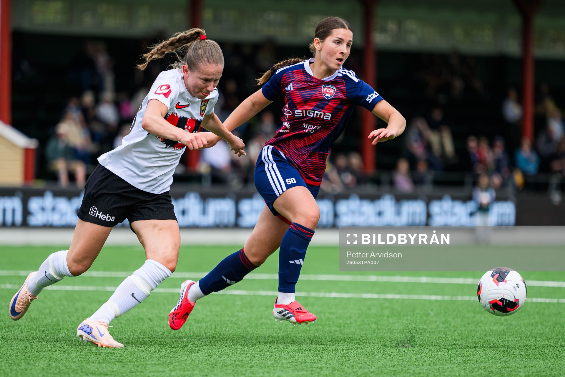 Brommapojkarnas Ida Bengtsson och Rosengårds Filippa