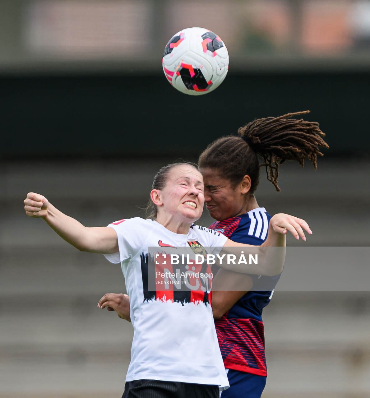 Brommapojkarnas Ida Bengtsson och Rosengårds Jo-Anne Agbor
