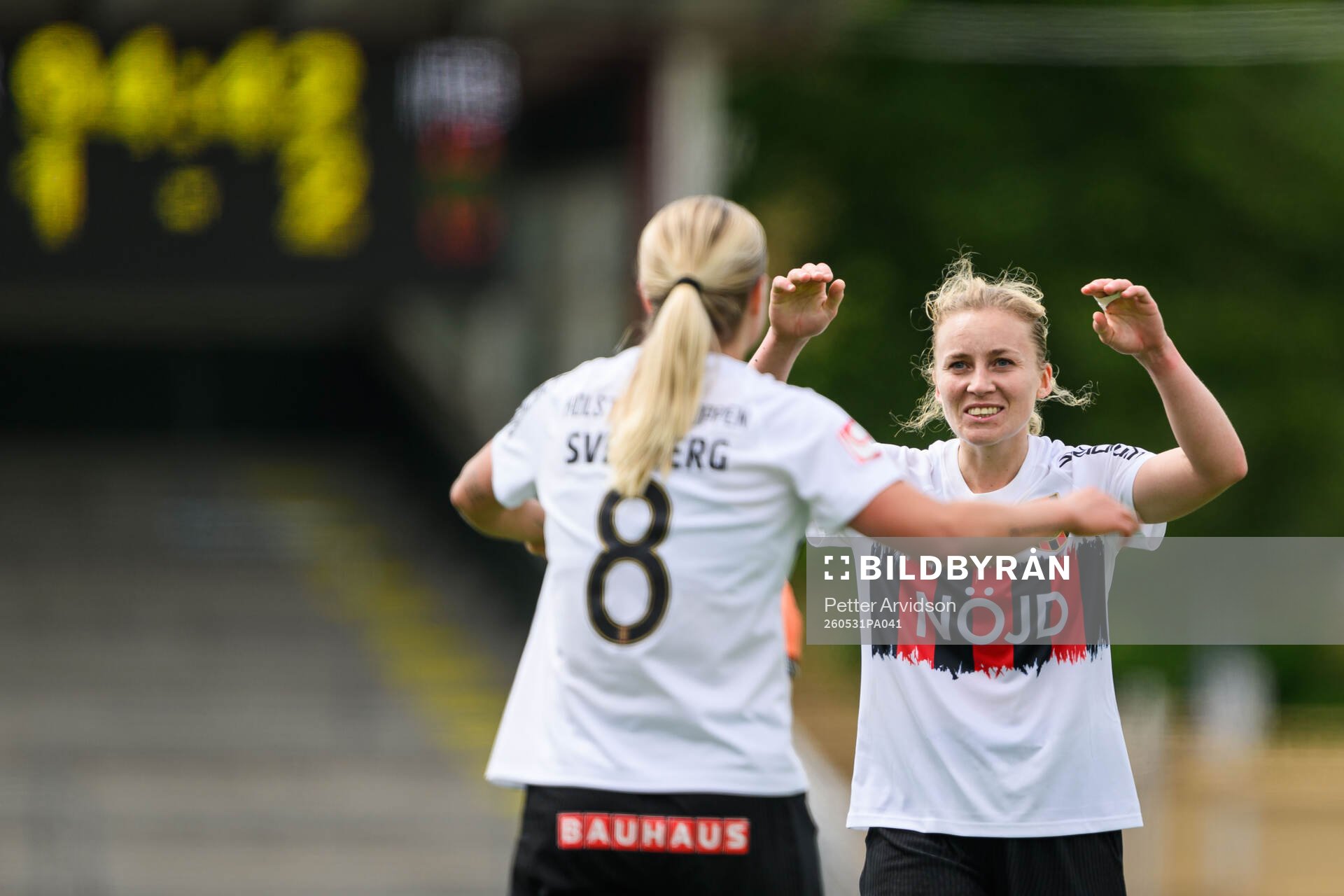 Brommapojkarnas Ellen Gibson jublar