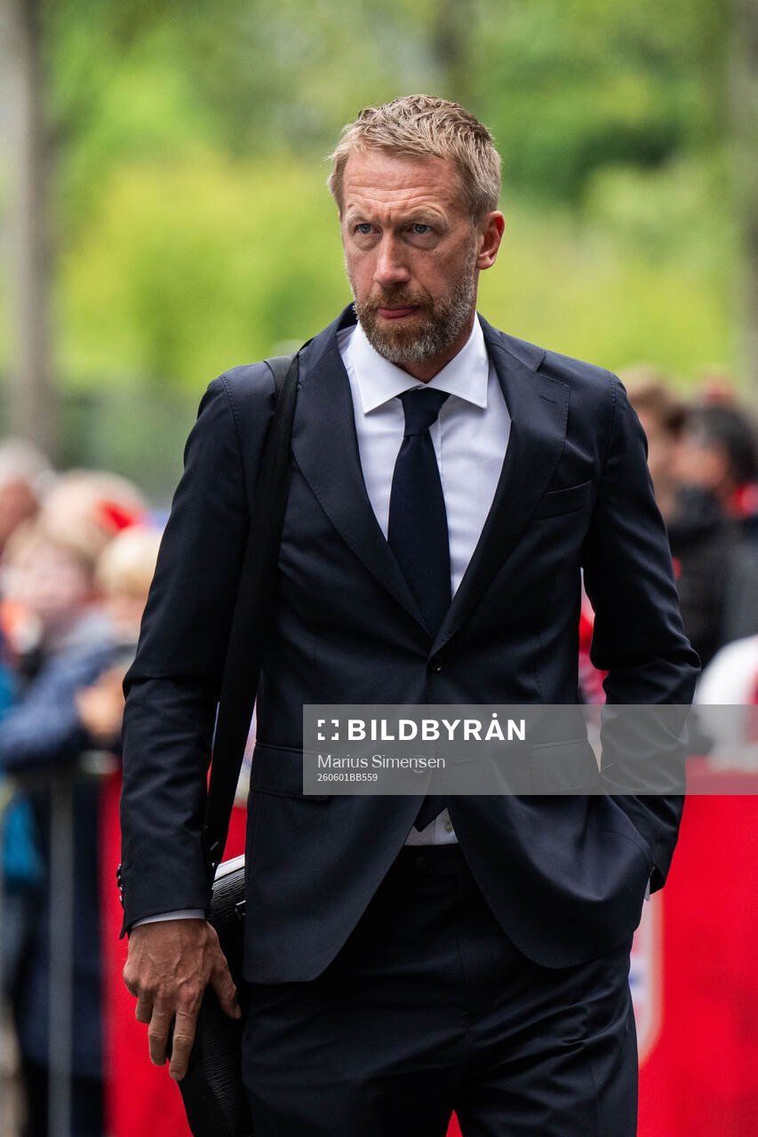 Head coach Graham Potter of Sweden arrives