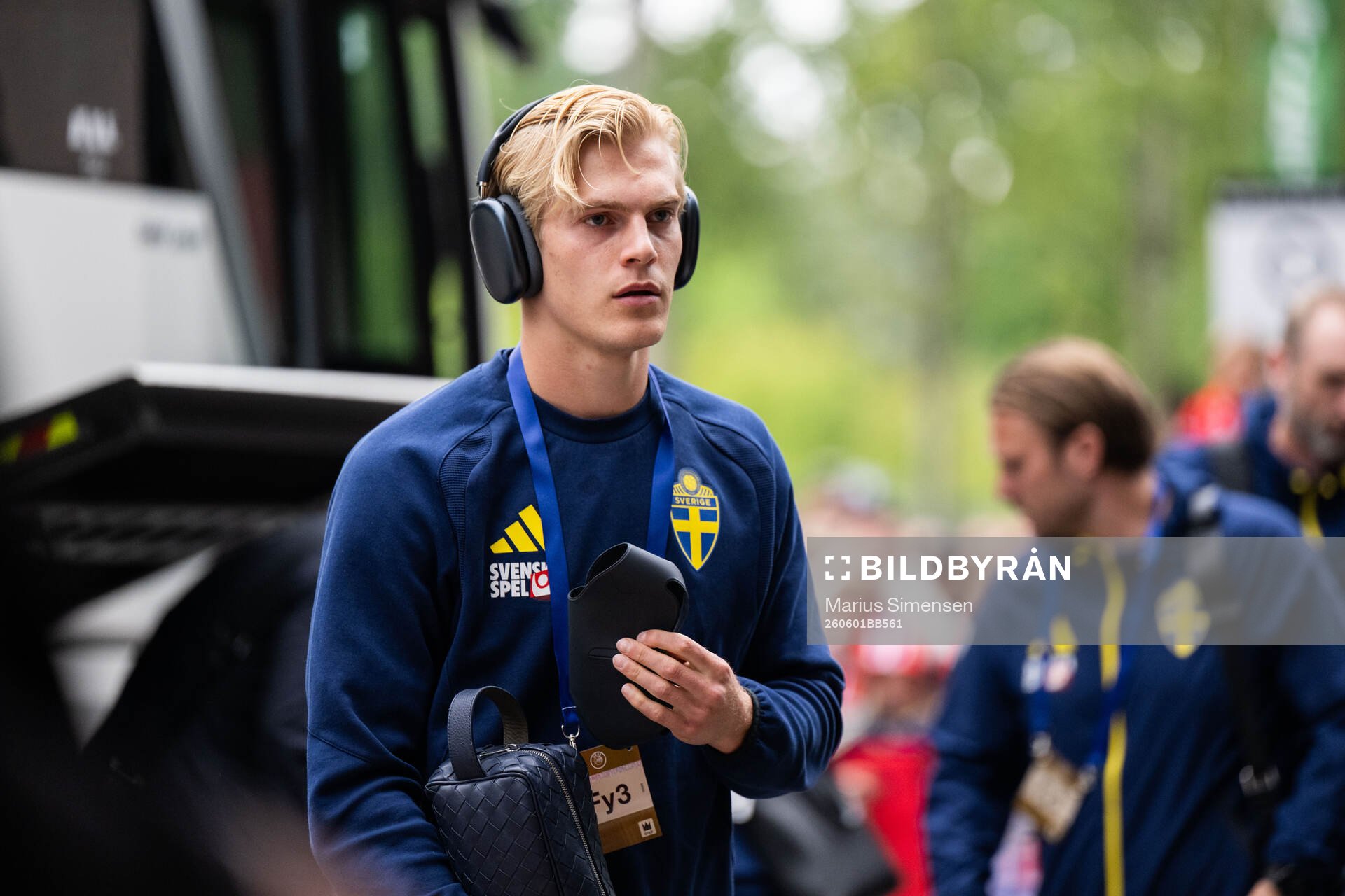 Lucas Bergvall of Sweden arrives
