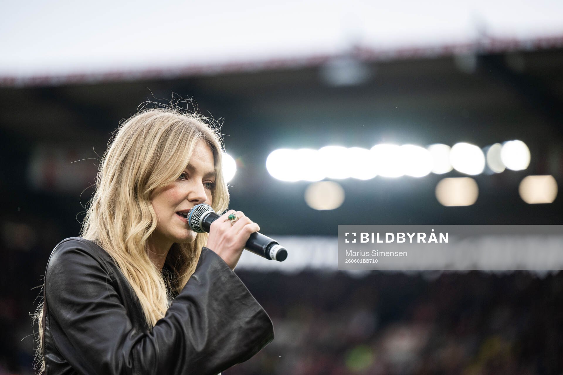 Astrid S performs the national anthem of Norway