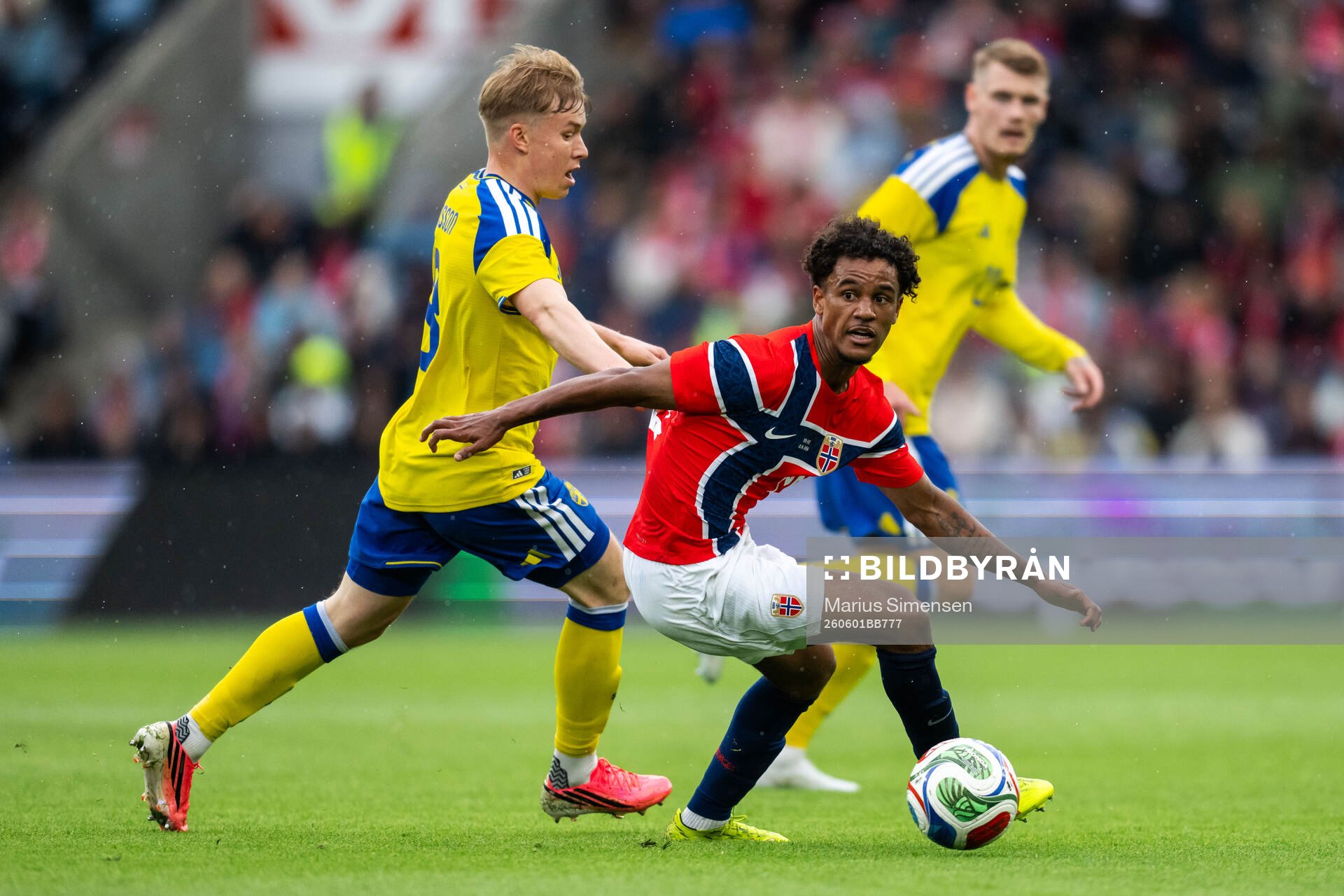 Daniel Svensson of Sweden and Oscar Bobb of Norway