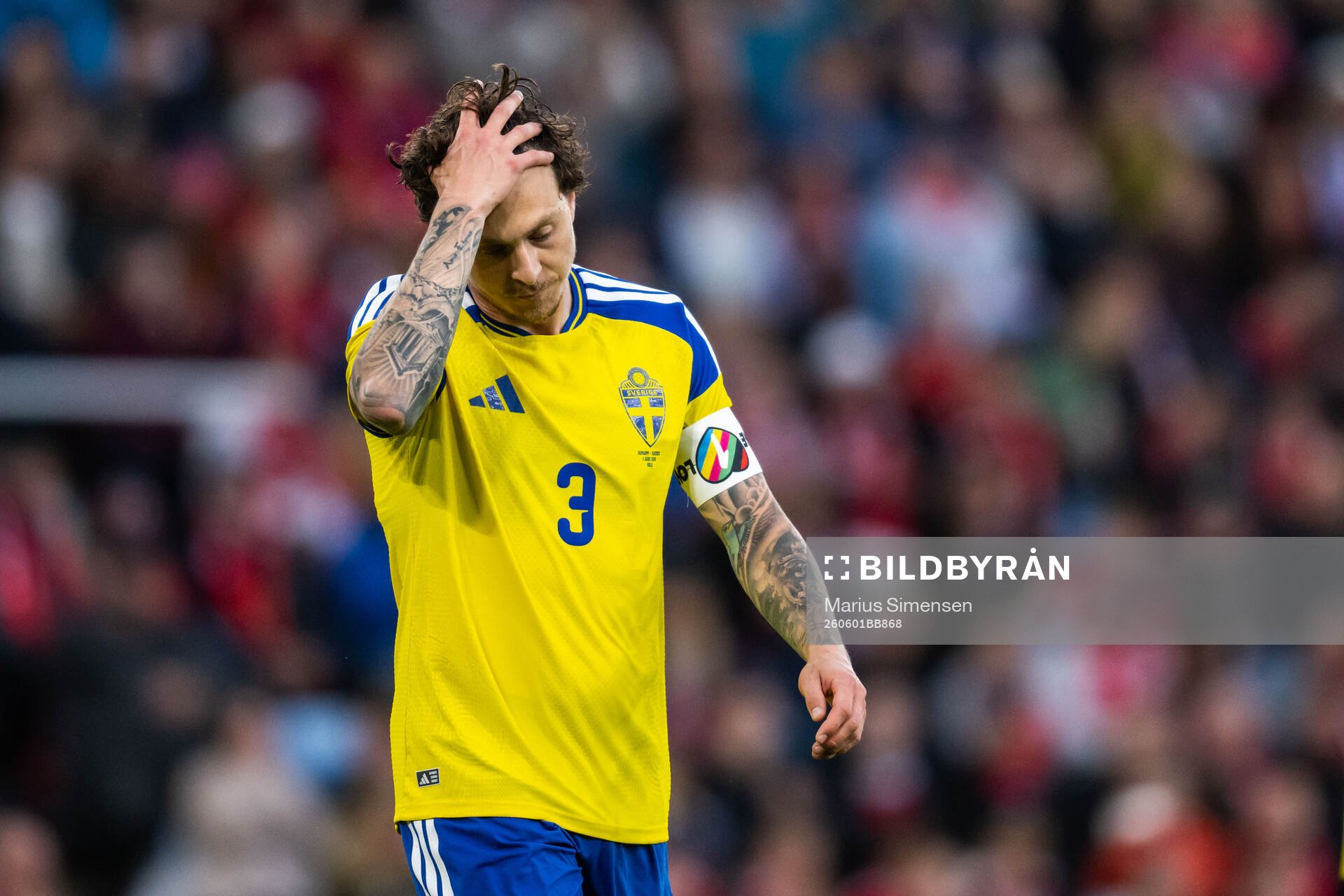 Victor Nilsson Lindelöf of Sweden looks dejected