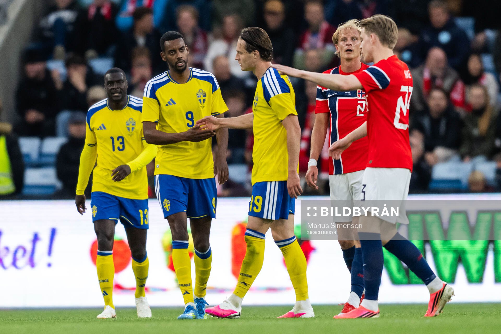 Alexander Isak of Sweden celebrates with Ken Sema and