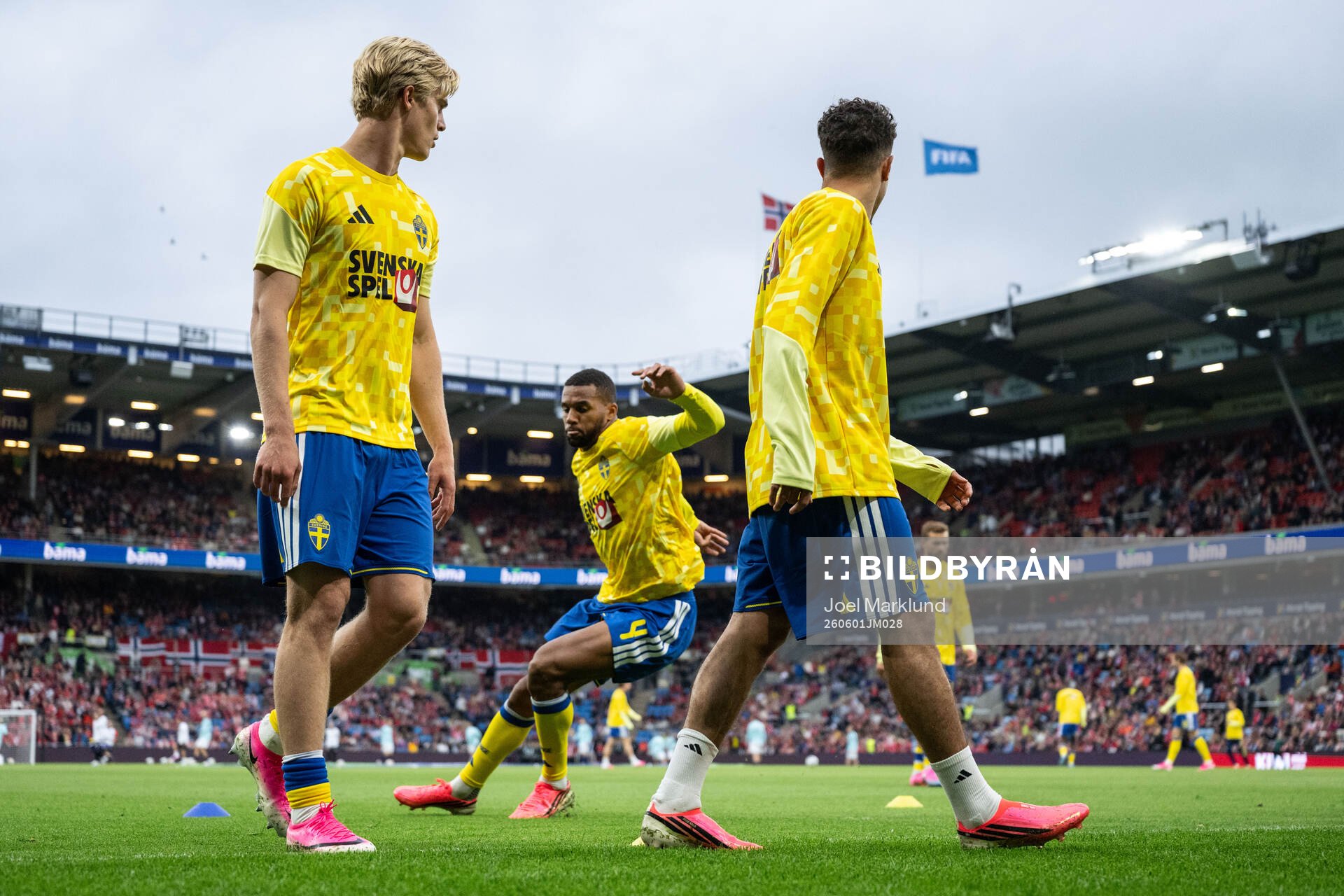 Lucas Bergvall and Isak Hien of Sweden