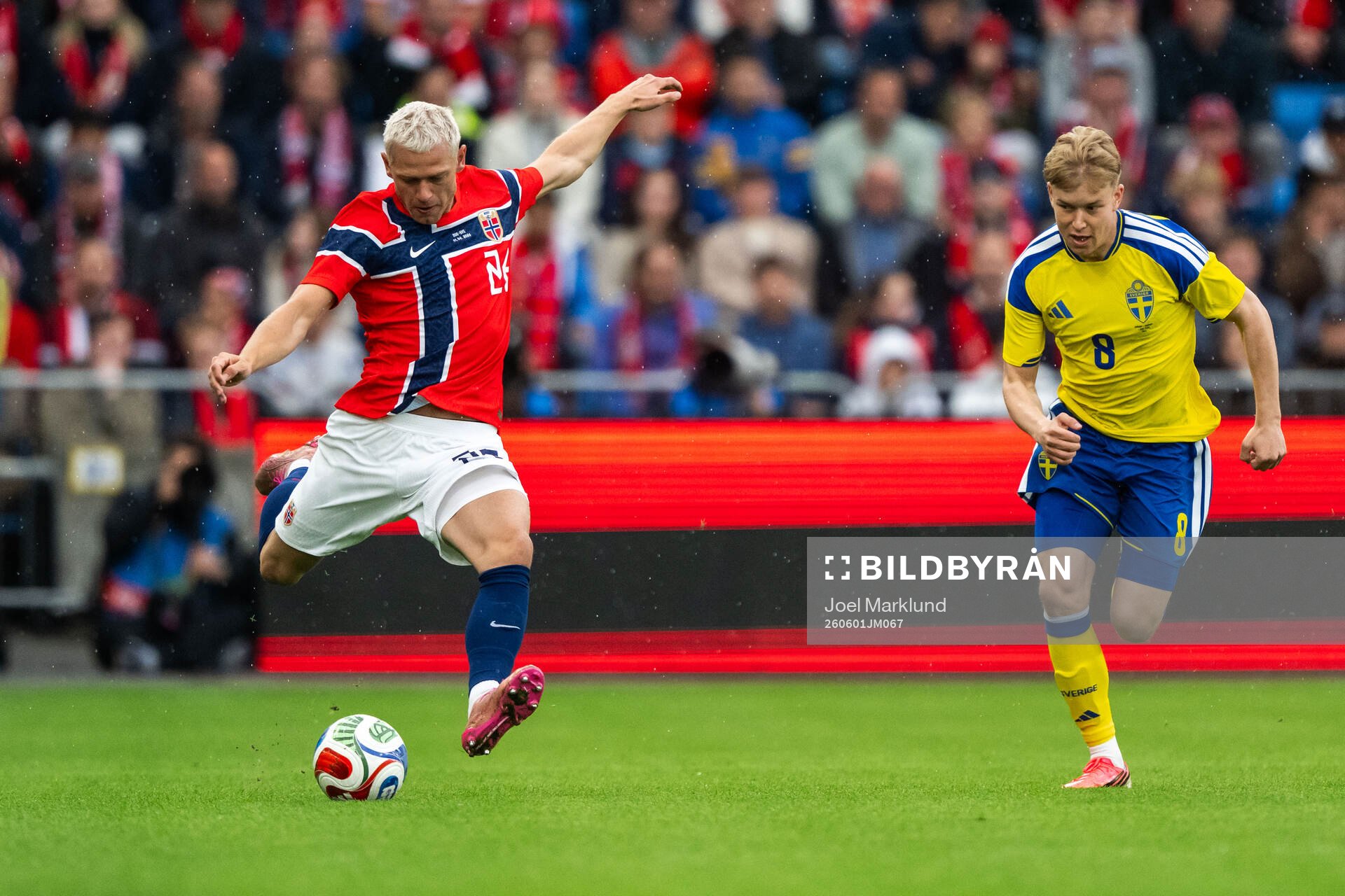 Julian Ryerson of Norway and Daniel Svensson of Sweden
