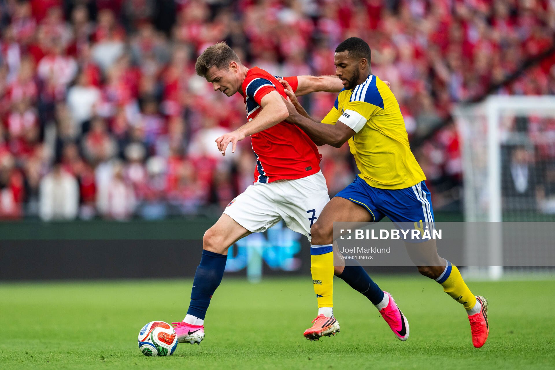Alexander Sørloth of Norway and Isak Hien of Sweden