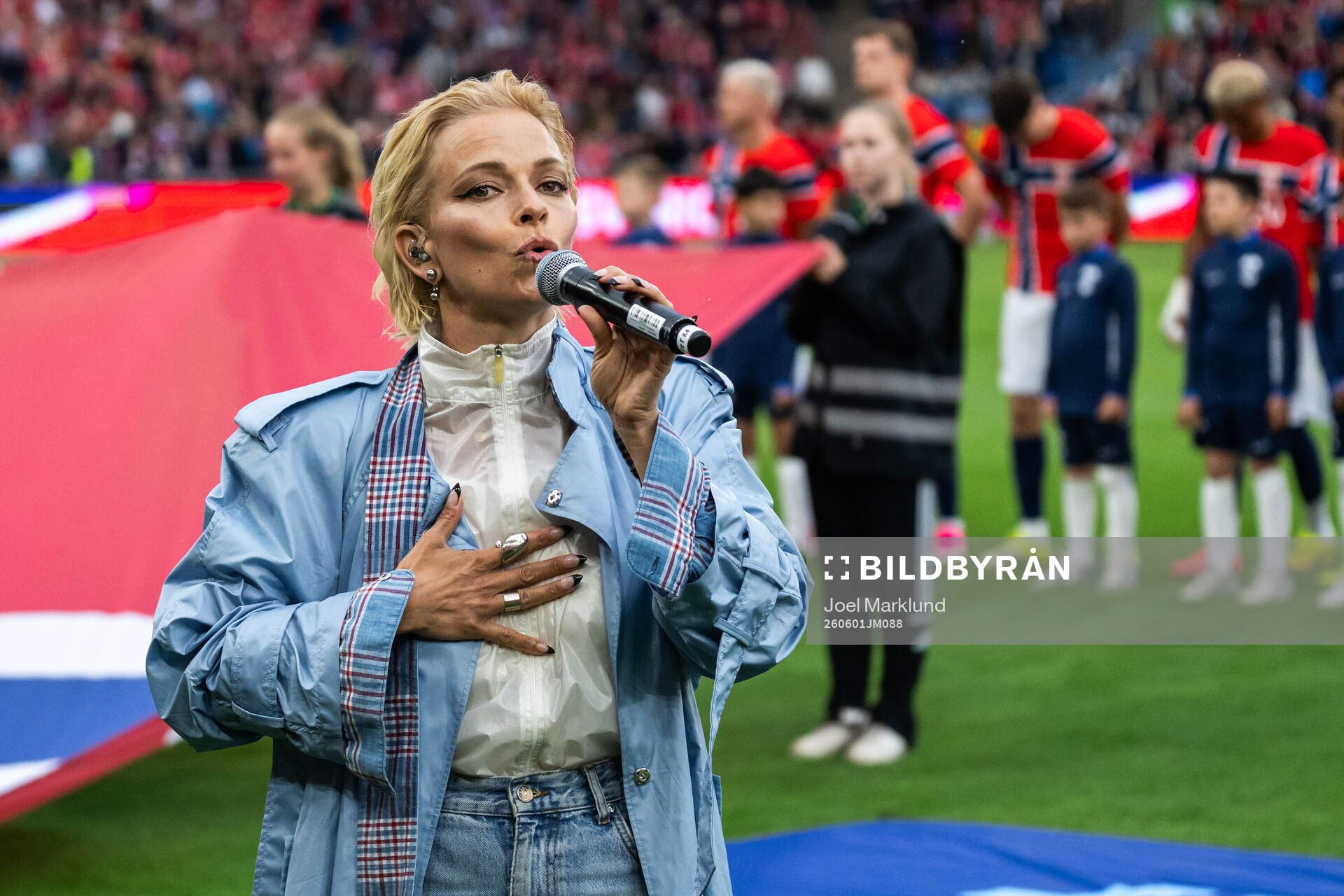 Petra Marklund performs the Swedish national anthem
